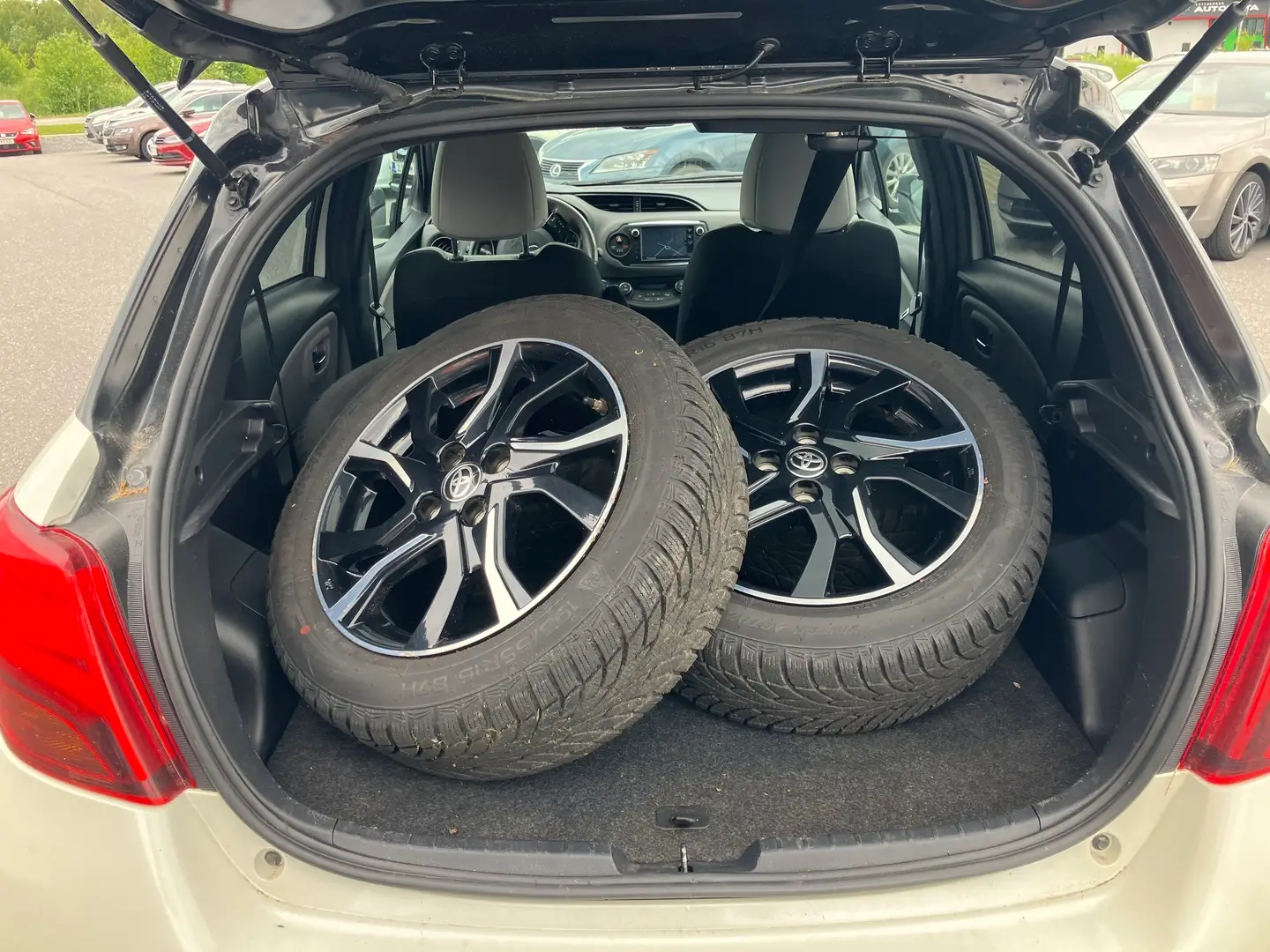 Car Image - tANd56e4Aq4nLHIhpZrZH