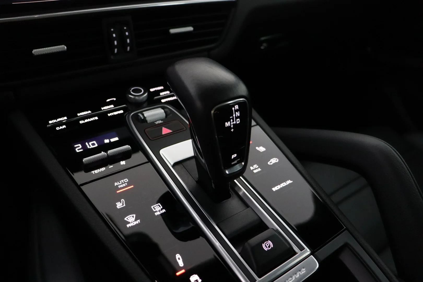 Car Image - JcfdJXjBU80tu0Igl4oBV
