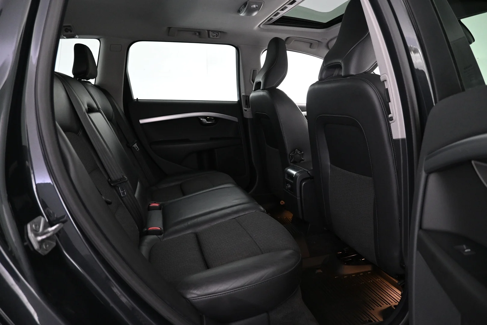 Car Image - 23smF5hK4wp7SYOQZSyV1d