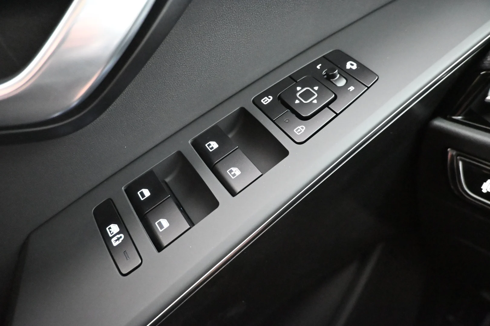 Car Image - 3c08YlzUougQkd9UJLWsWo