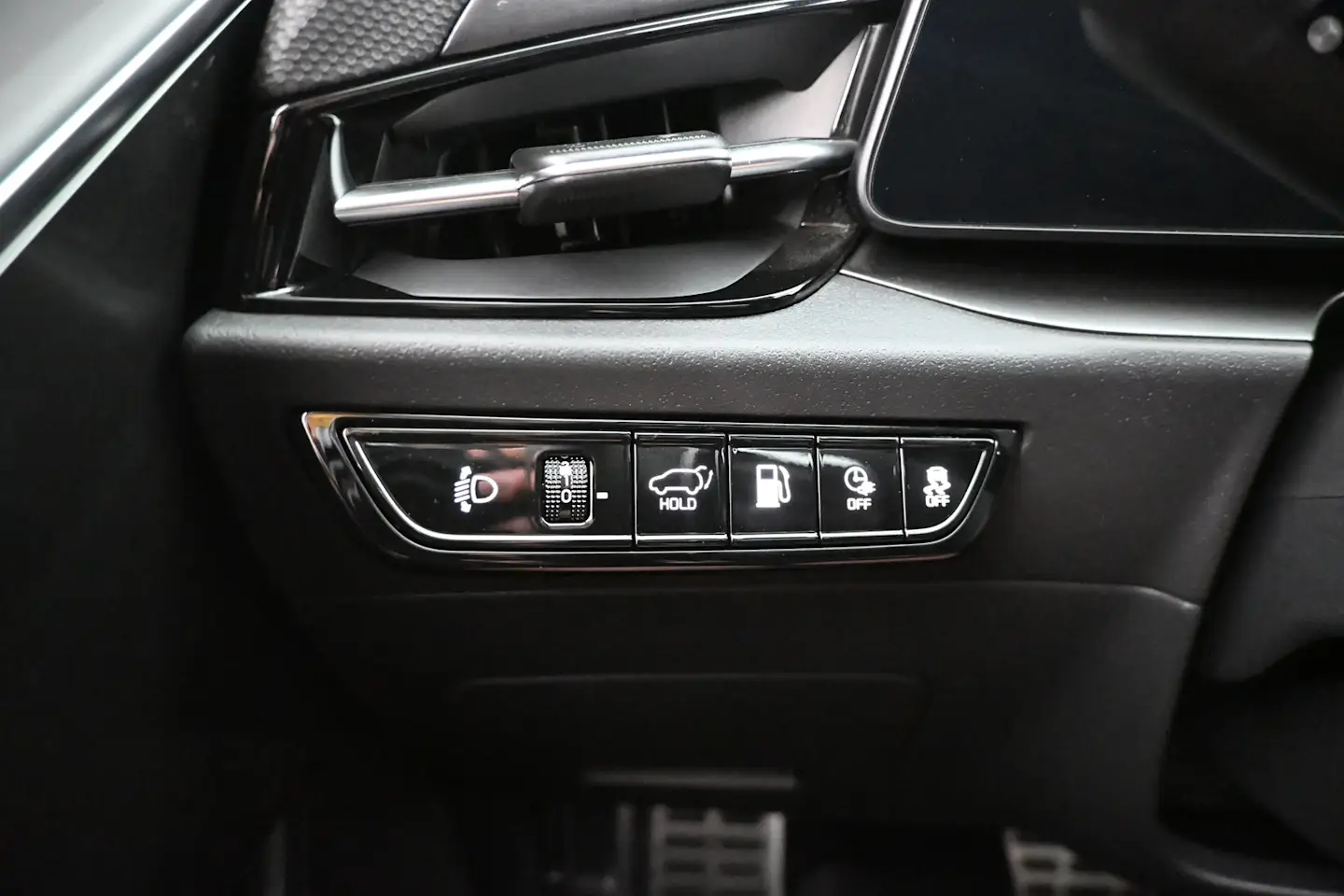 Car Image - 3c08YlzUougQkd9UJLWsWo