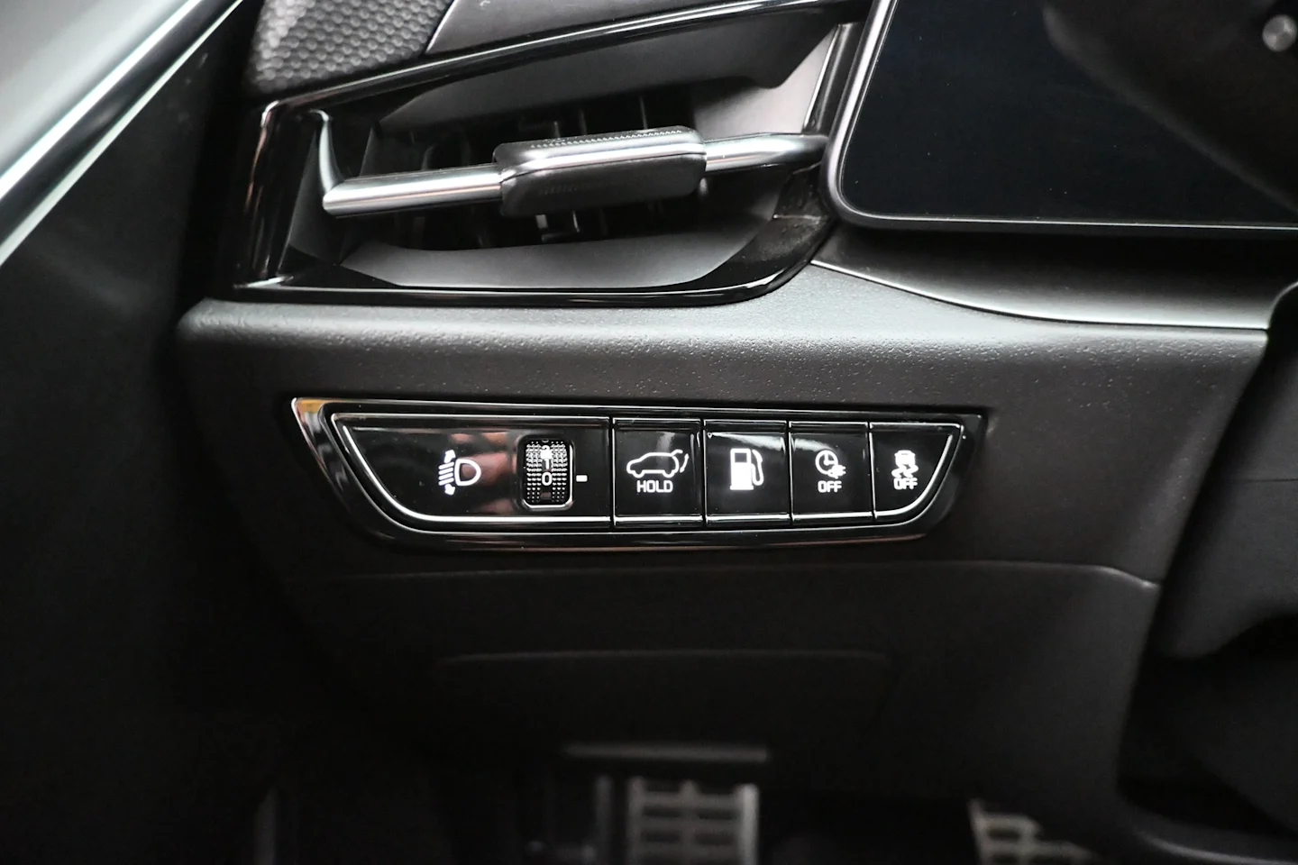 Car Image - 3c08YlzUougQkd9UJLWsWo