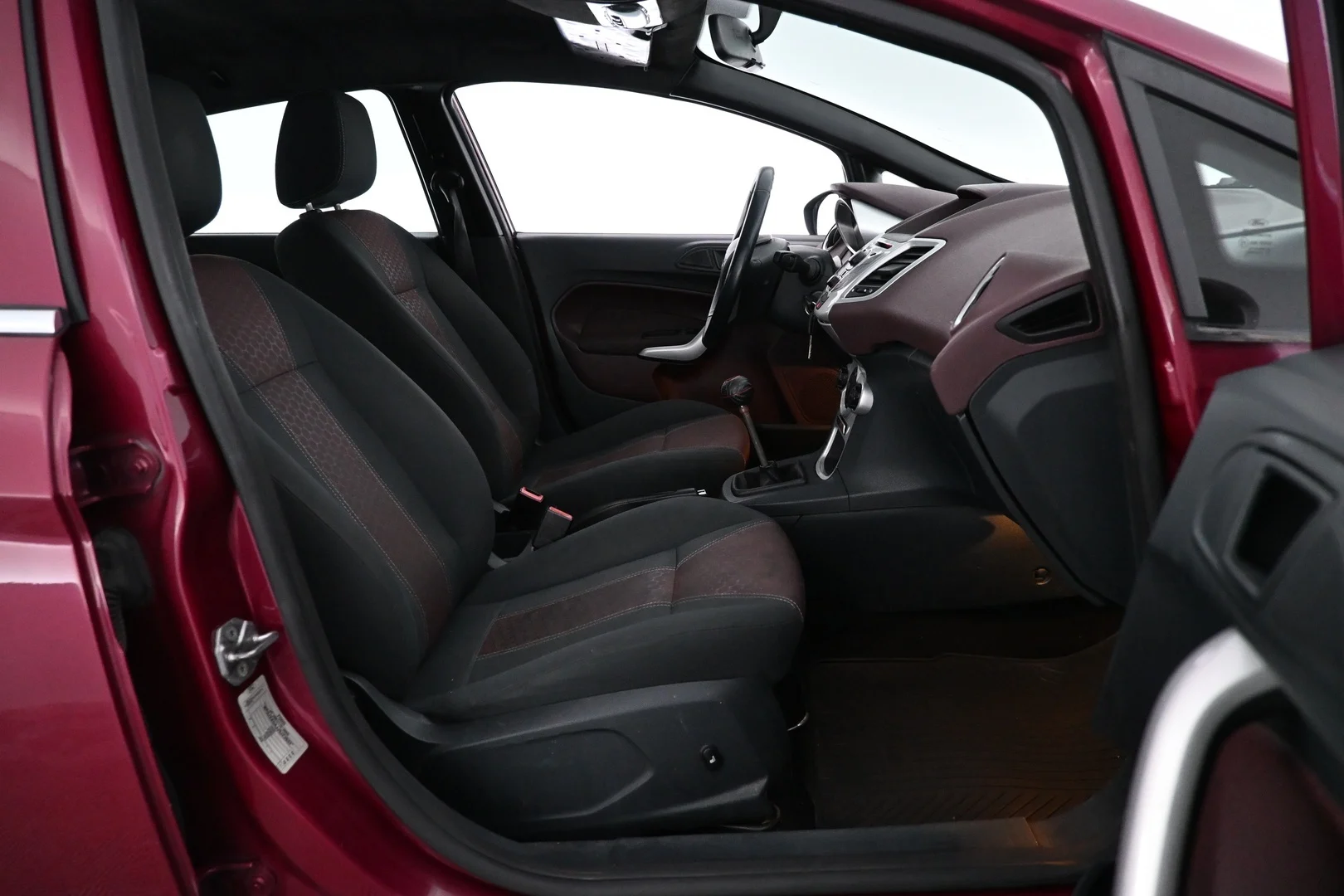 Car Image - 6J61LkNJs3Jkl2nFPBn3qa