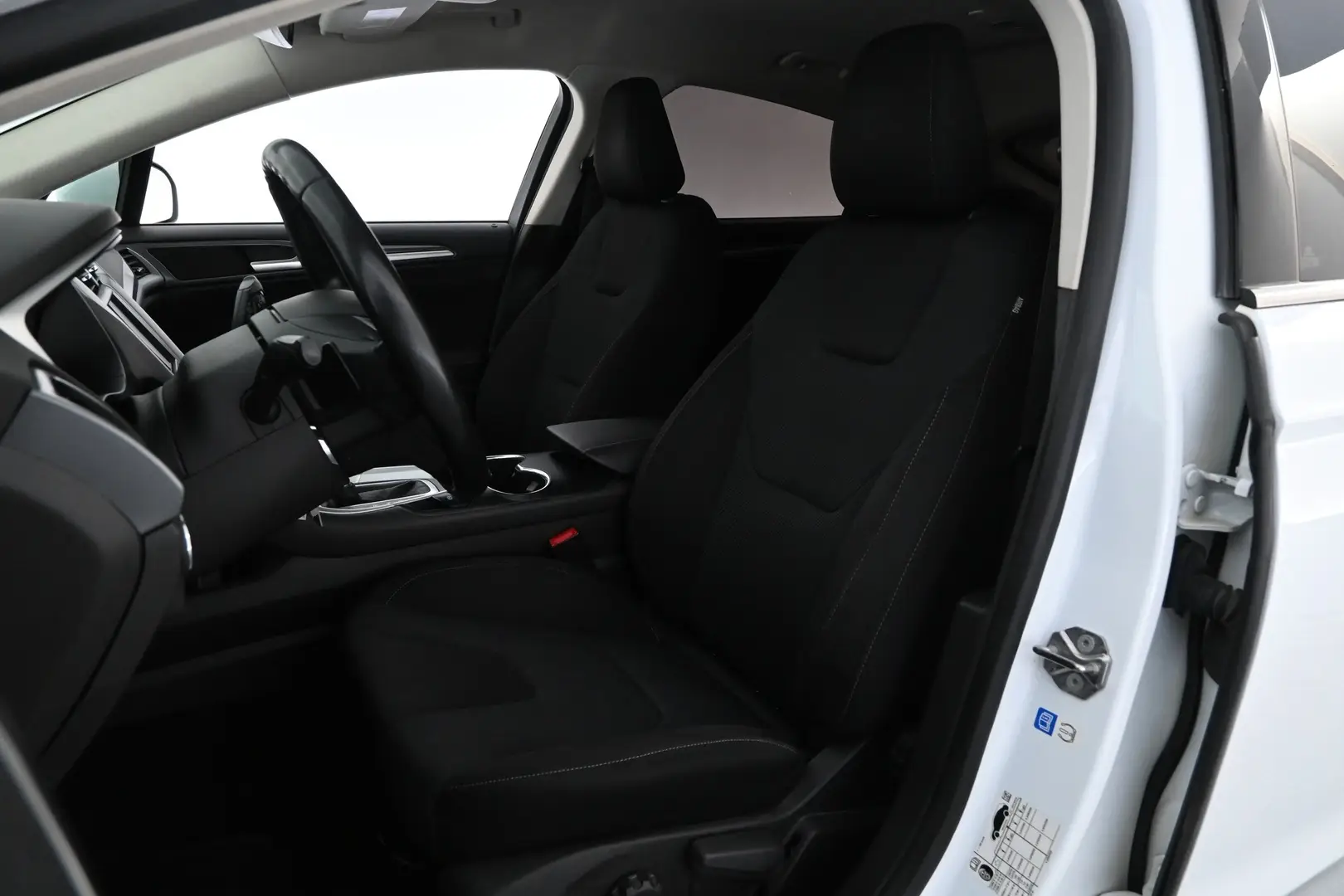 Car Image - 6Q6nMgkAnVHWrgrRfKv33s