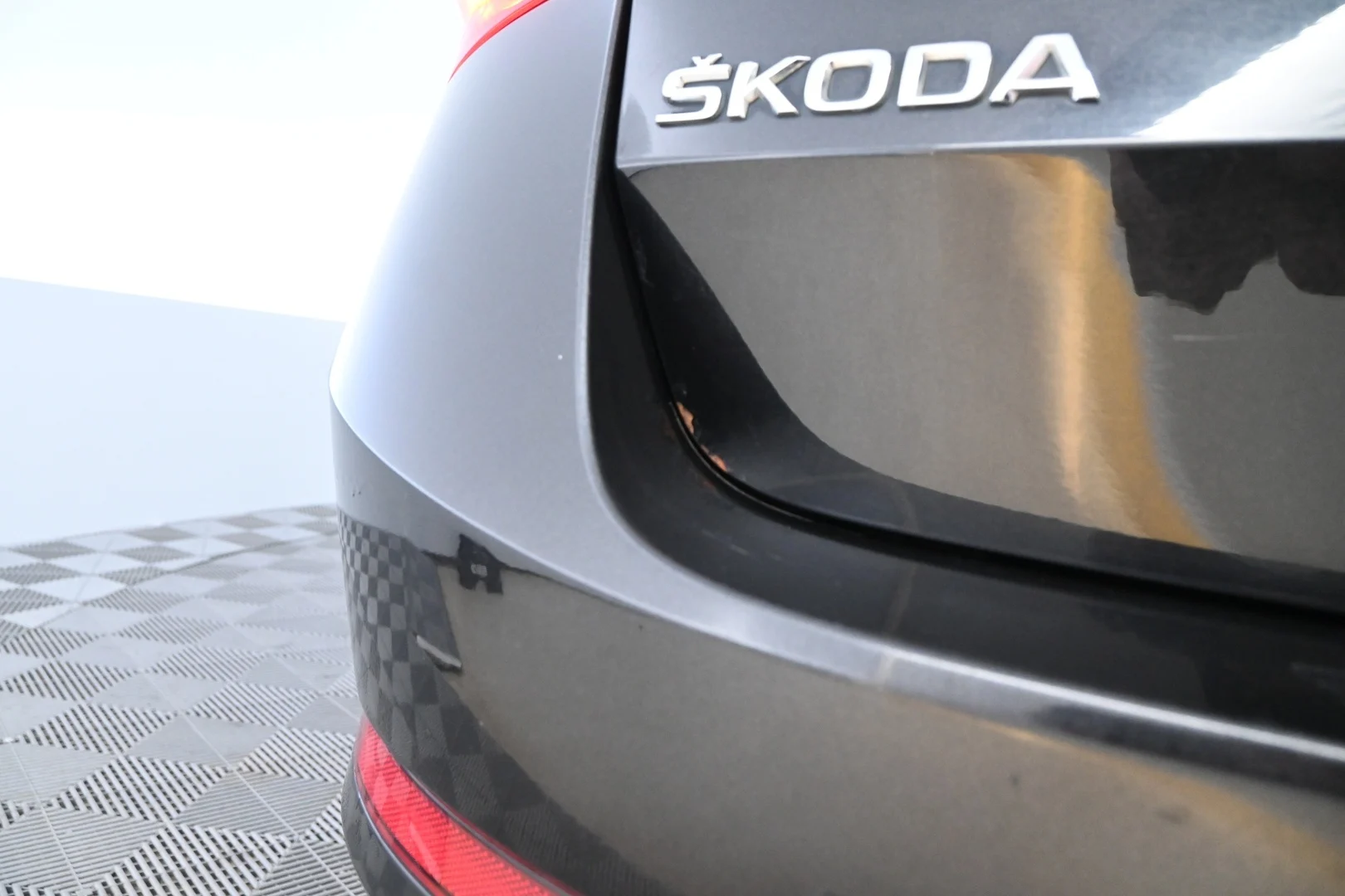Car Image - jED9IBC5cv4NGFKDLZNA2