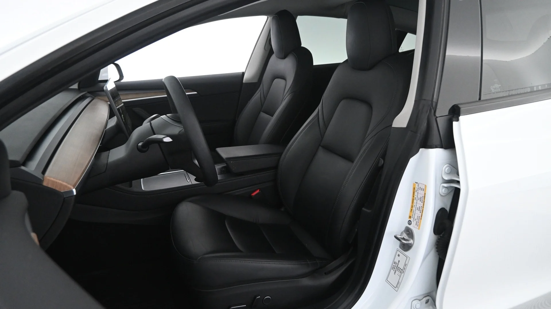 Car Image - 17iFfma0fzE860T9CVjdm0