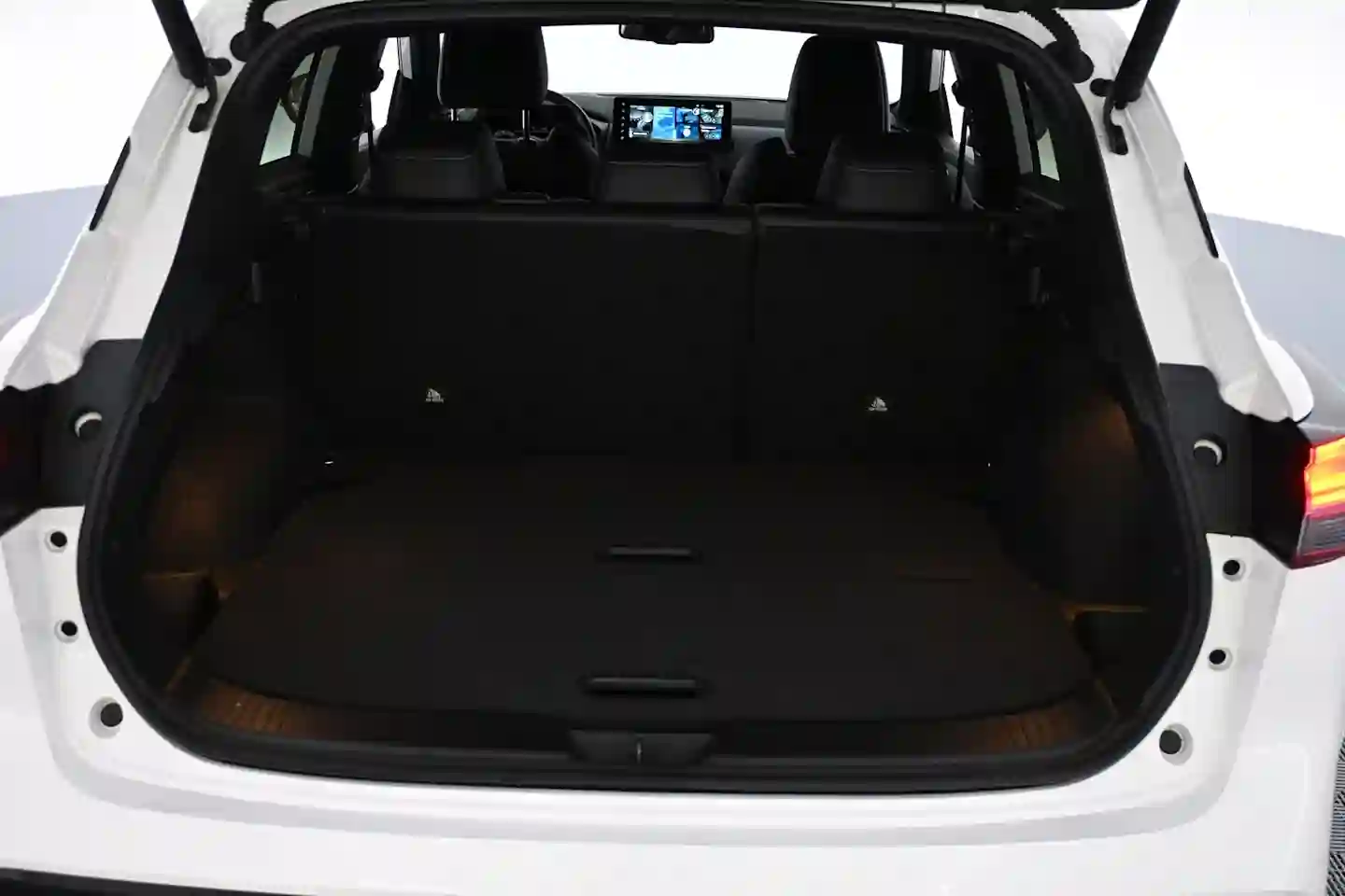 Car Image - 4Q7SagDdJLOwNLMTN8dq5o