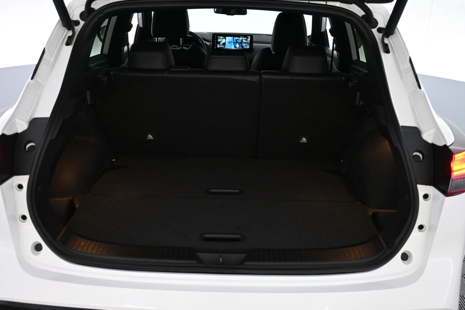 Car Image - 4Q7SagDdJLOwNLMTN8dq5o
