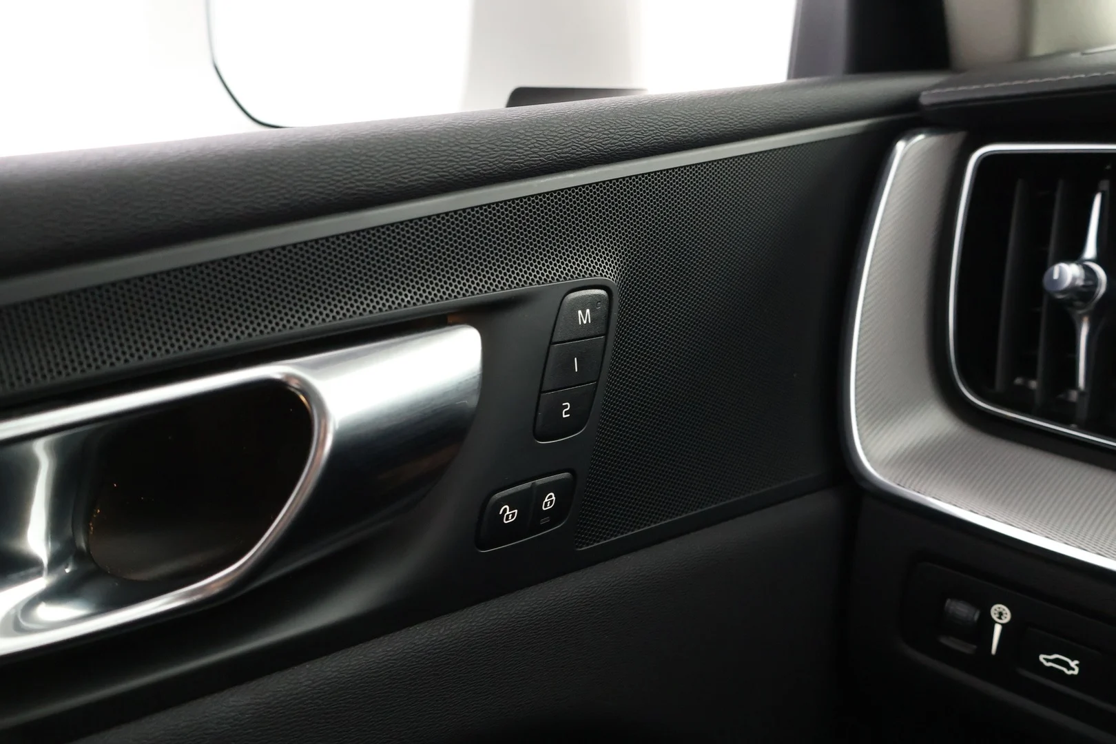 Car Image - 62YYDDZVD697q9Q9emPRoG