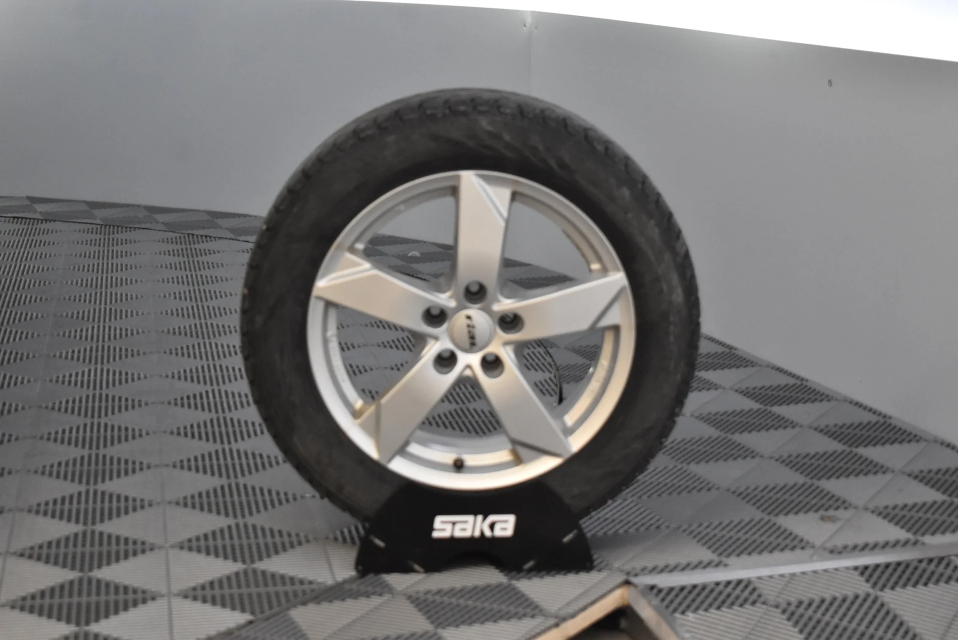 Car Image - 4eaorp8PxoeKay06kCyzBn