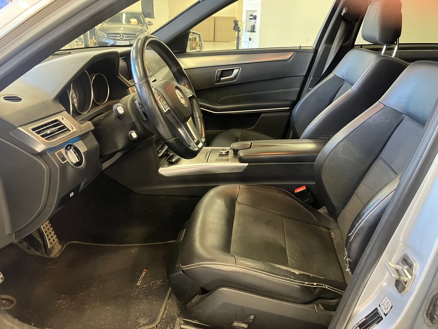 Car Image - 4hXeWDxs17lh4Zc8OuEnjM