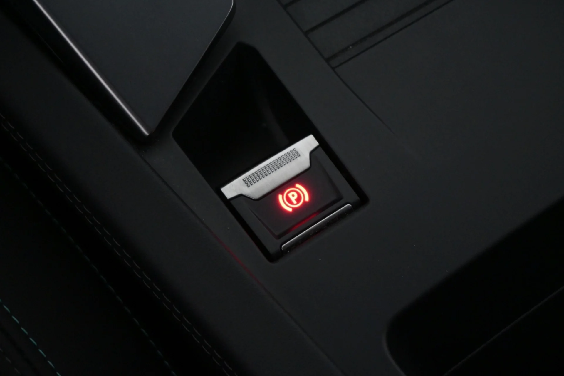 Car Image - 4JCa8KSWuYrdQiamtEX45C