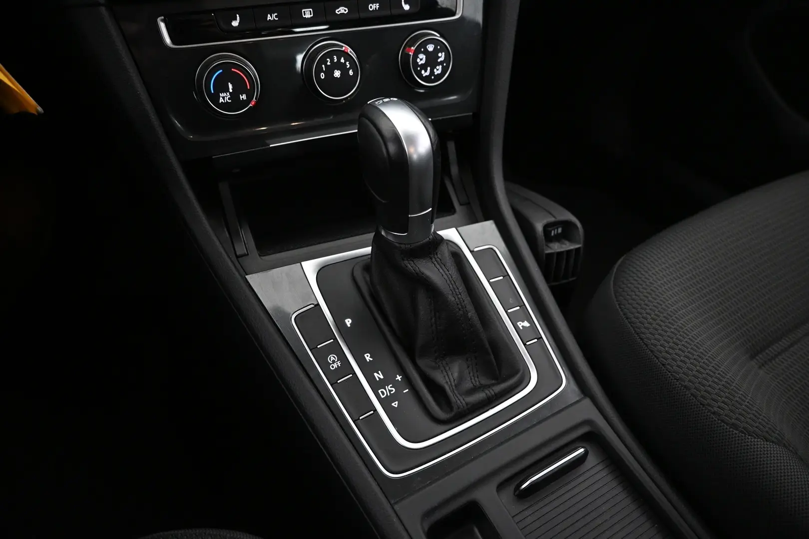 Car Image - 2DR7Ow70Xvn5tIHEfbgVDG