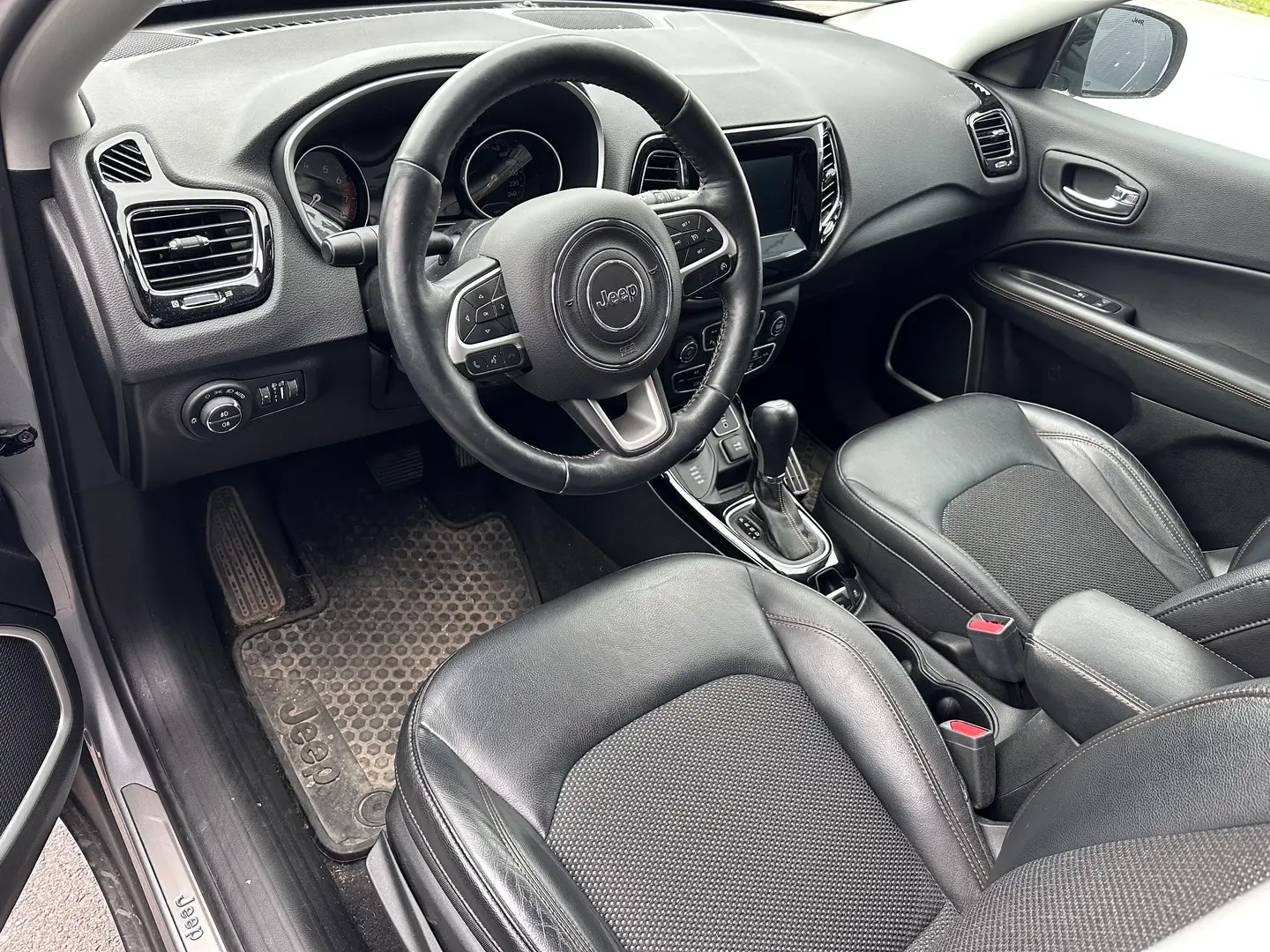 Car Image - 7kS6aF3LT4RlimUHk90vuY