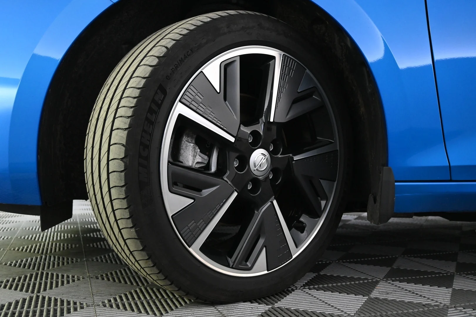 Car Image - 5bT2F7MK9cA6vcnjGsdogL