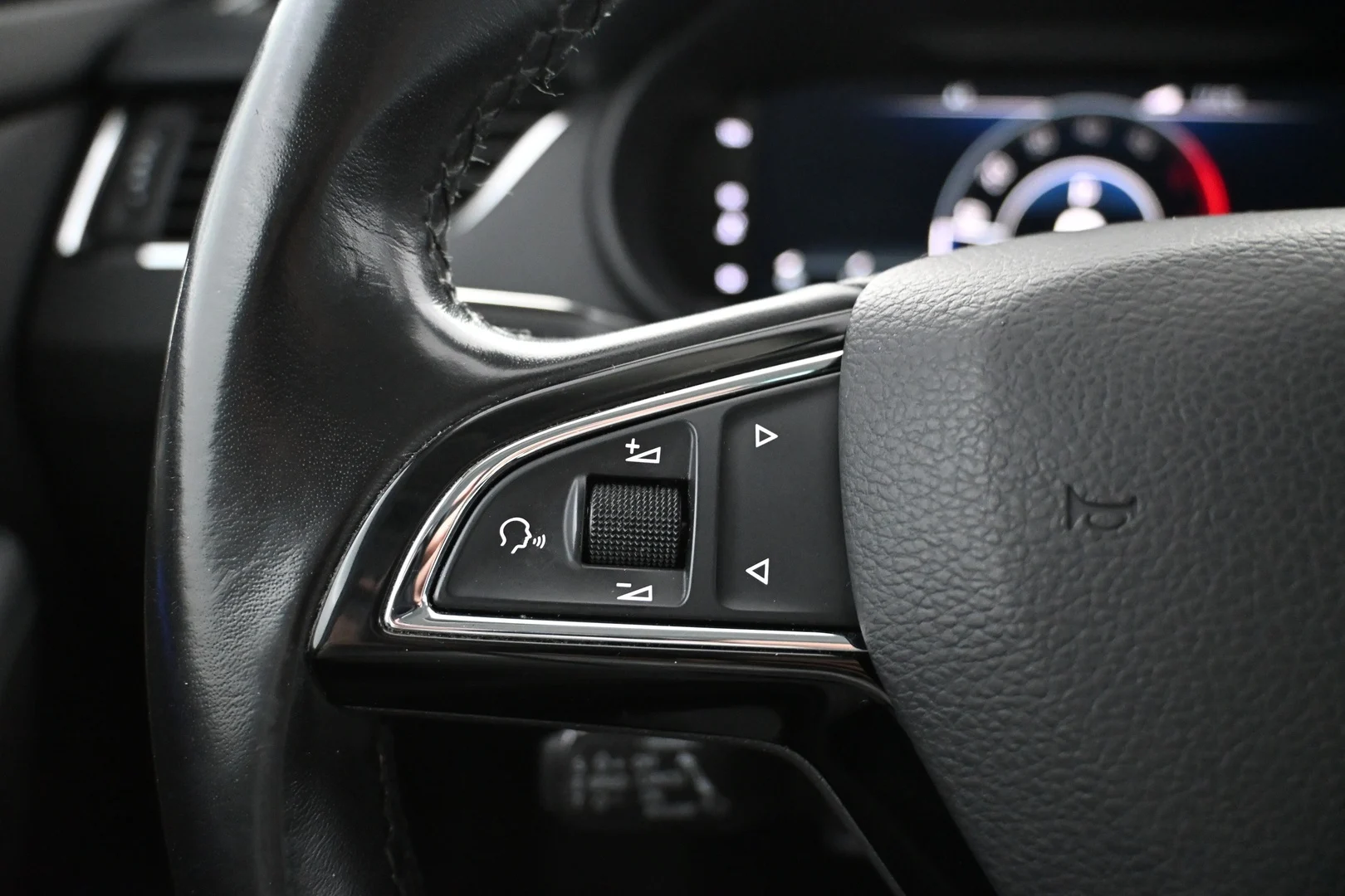 Car Image - 2Zh4gGpEGJQXHBYtBJx1pq