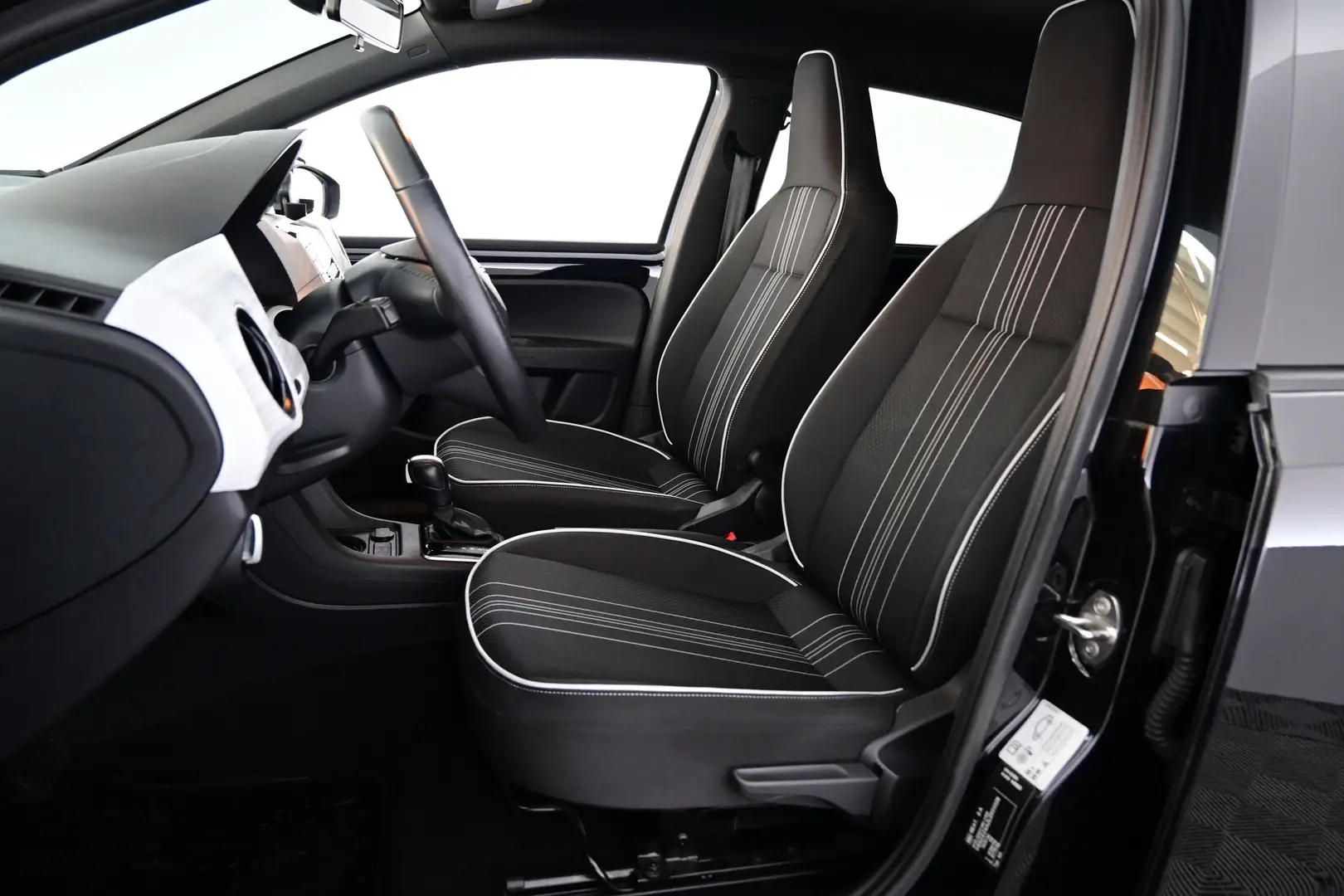 Car Image - 7bIXENLRxrPC9w1sddoVFe