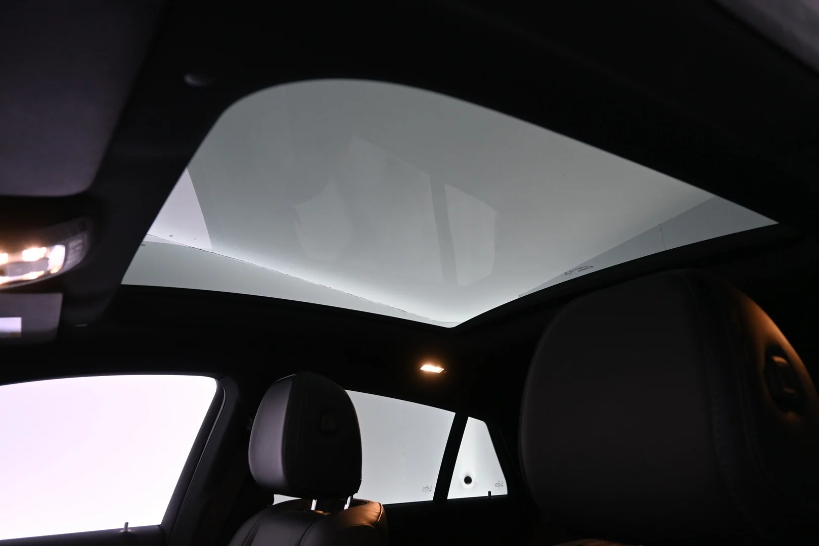Car Image - 2M3QjsYRdrUYb09t2M7Qha