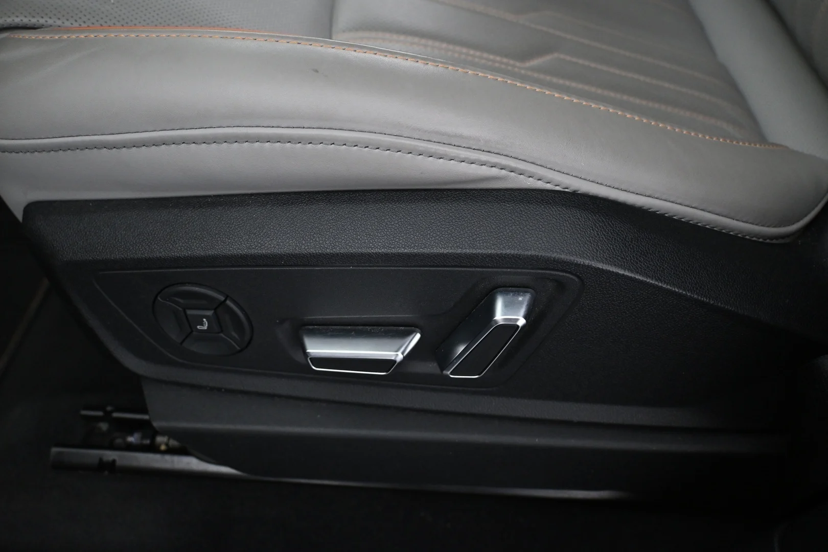 Car Image - 5tI86P4IYCglB5Gz8T0IeF