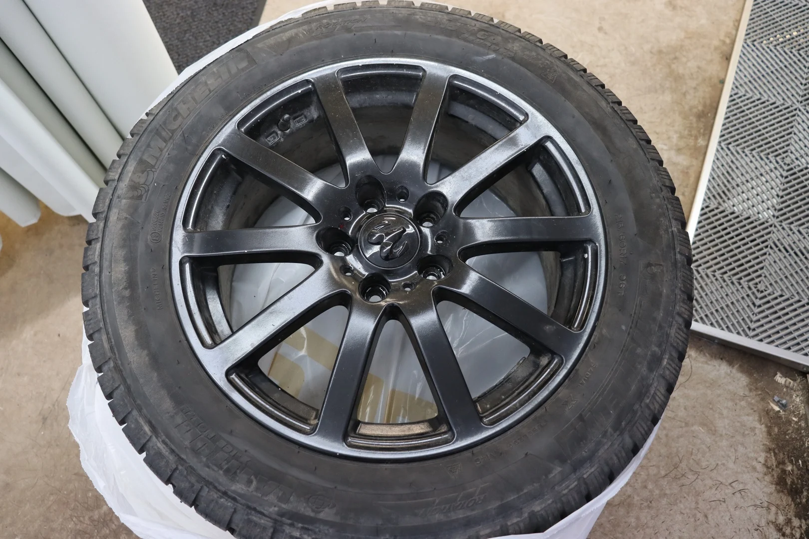 Car Image - 5NiziwLjy2r9QB7dE3g8yx