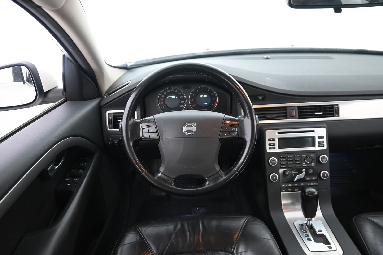 Car Image - LiDQpKFC4MZYPhlnB24Lu