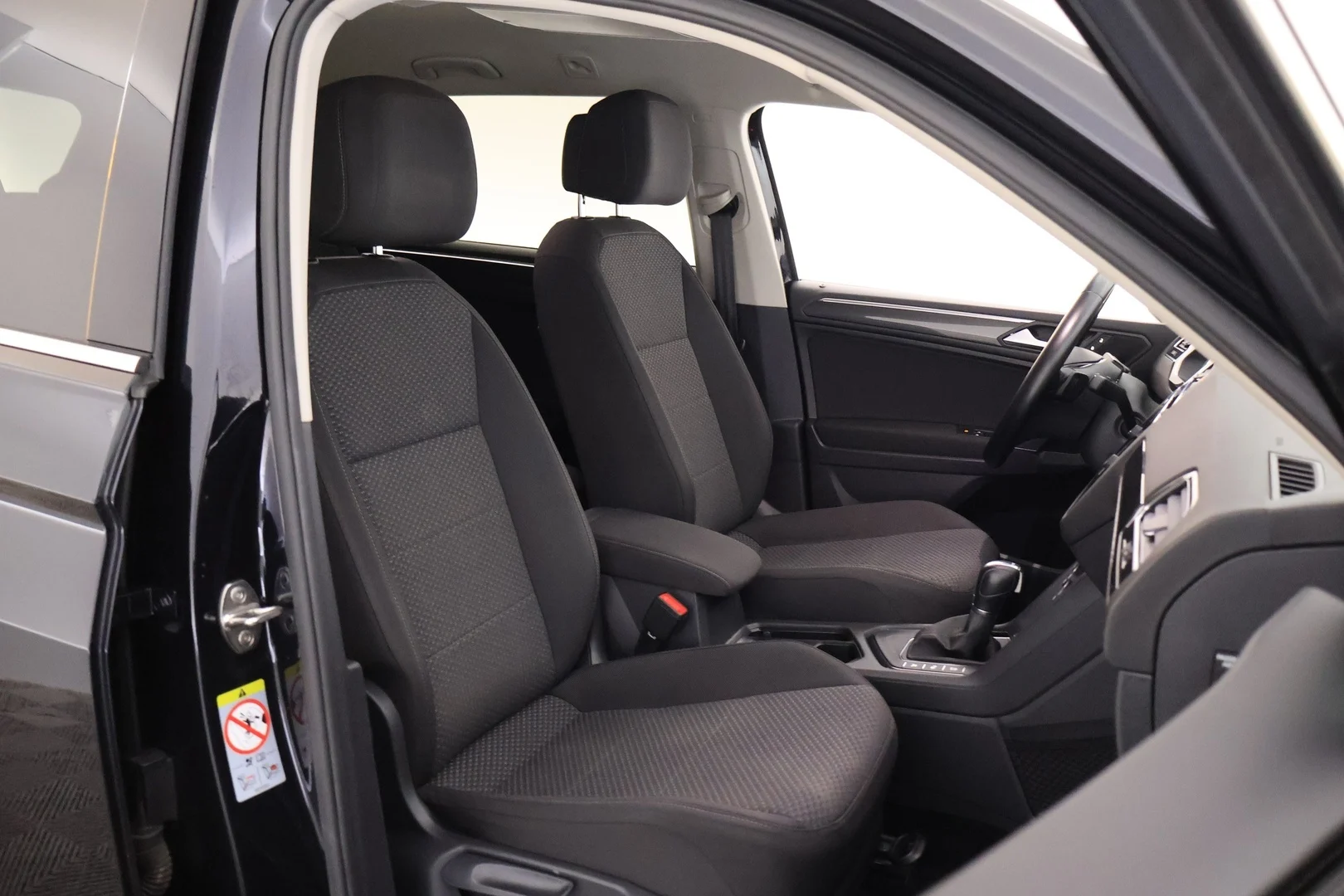Car Image - 5k3LdbnYwJOQHCjvZtarVJ