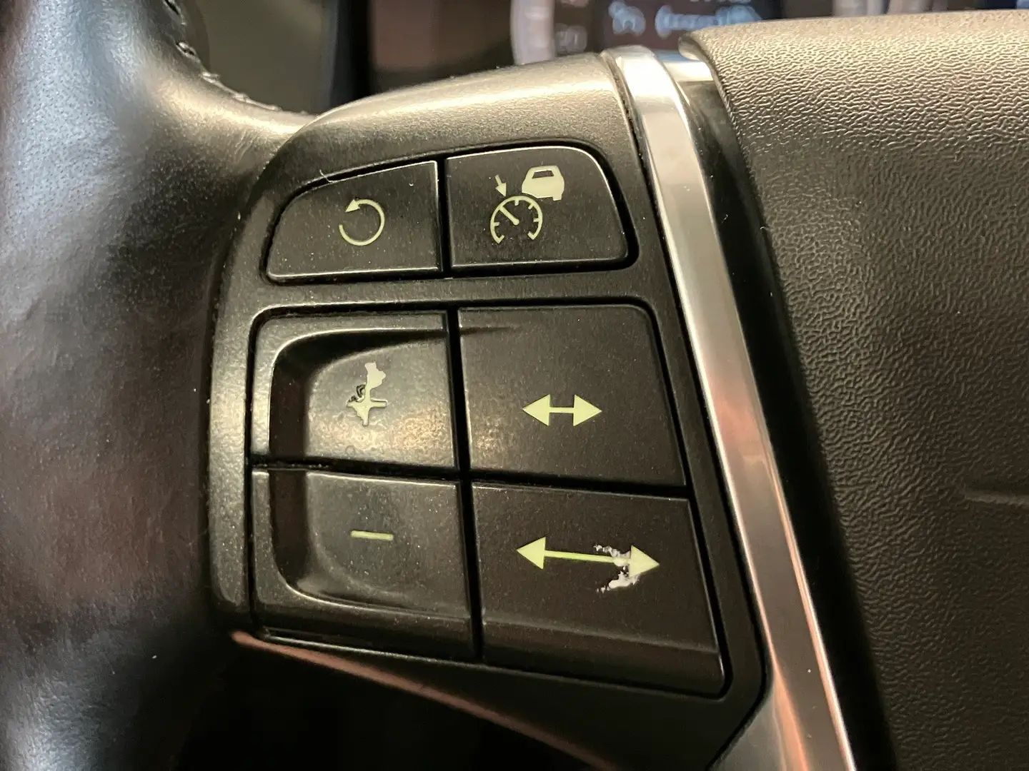 Car Image - 2zY0LDsm29X6TaI7w2h7oj