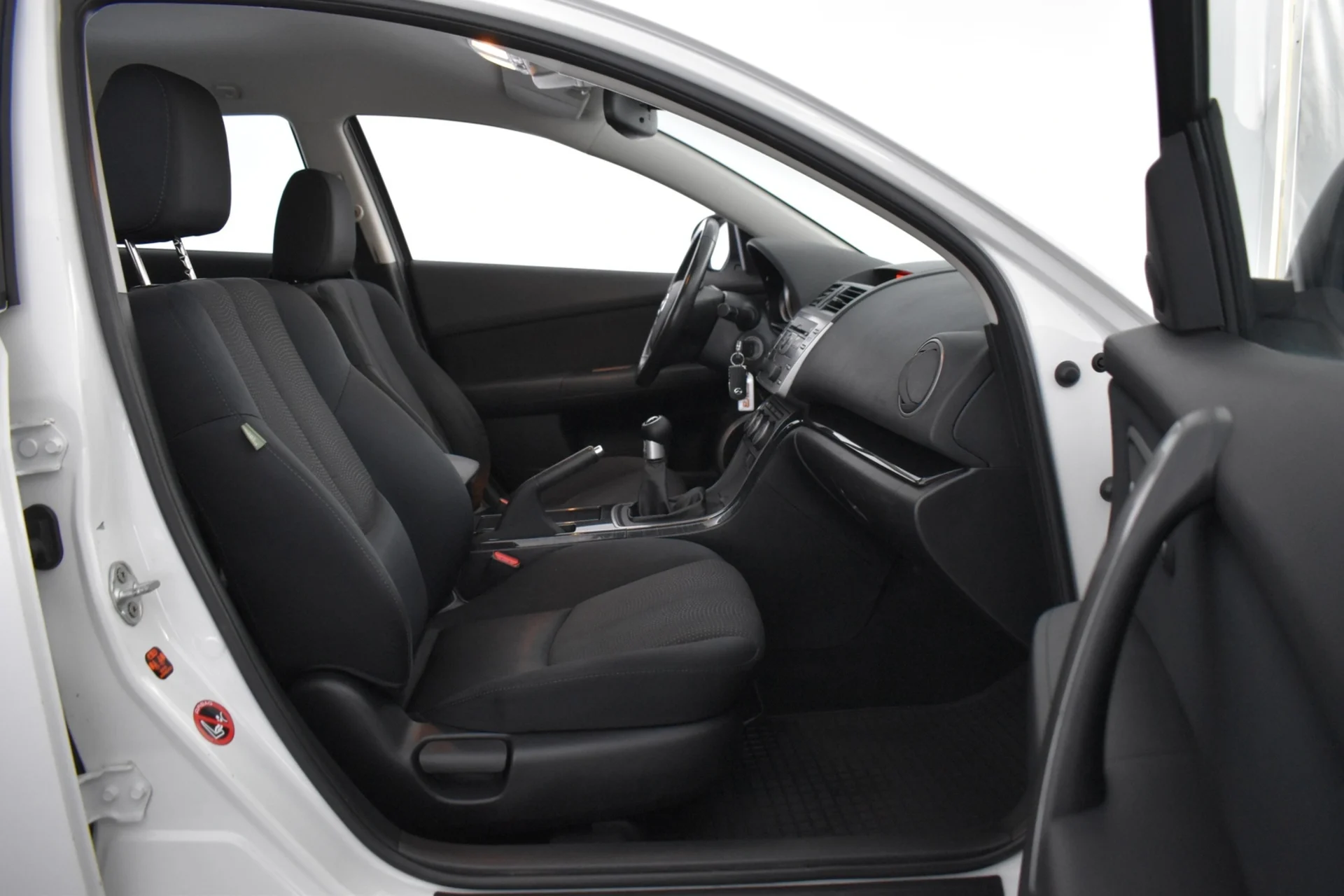 Car Image - 3qQPjJq2GD8cRu7Y3iTfFV