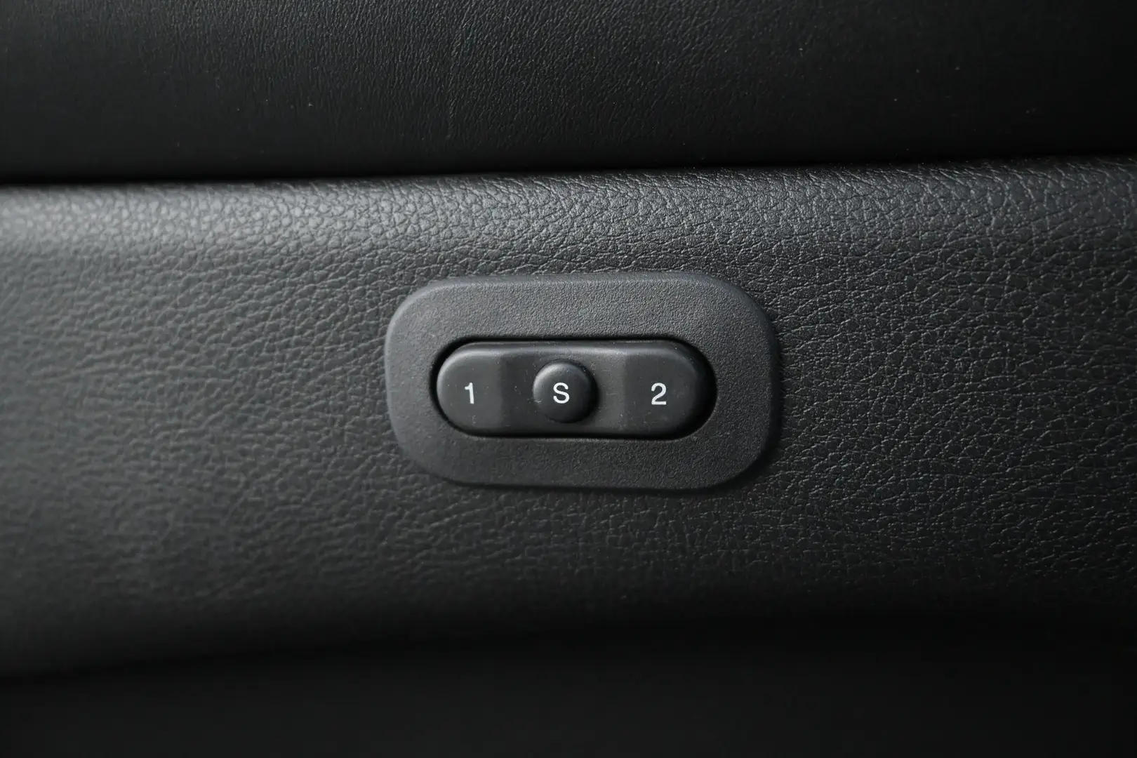 Car Image - 4hAuRuxs8EVF6kbjgIOPmY