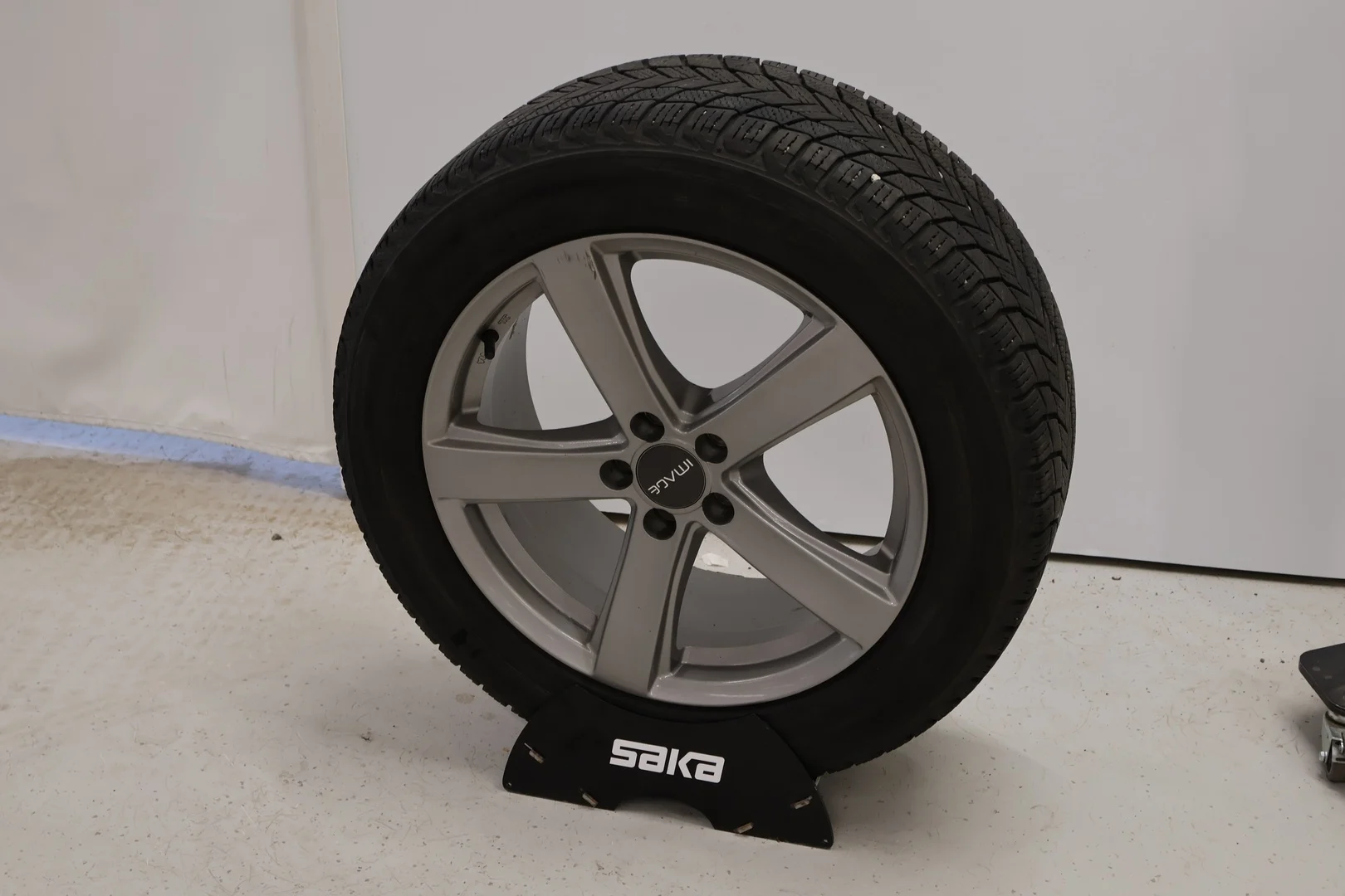 Car Image - 40dtQzLDzg7l5wRealjv08