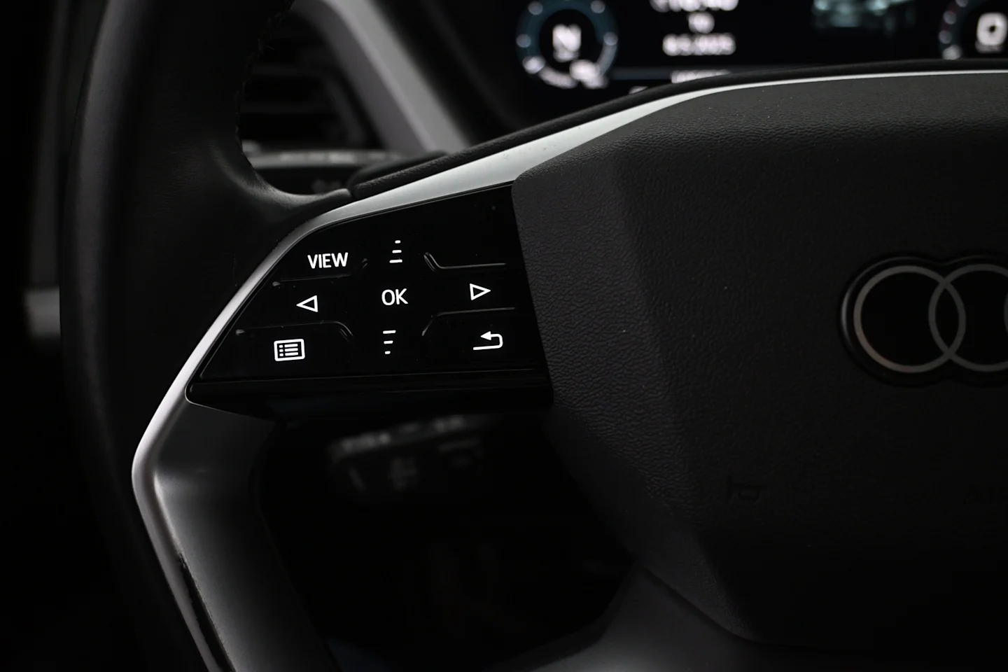 Car Image - 17OXqzXAatYYIxe4JVGN0G