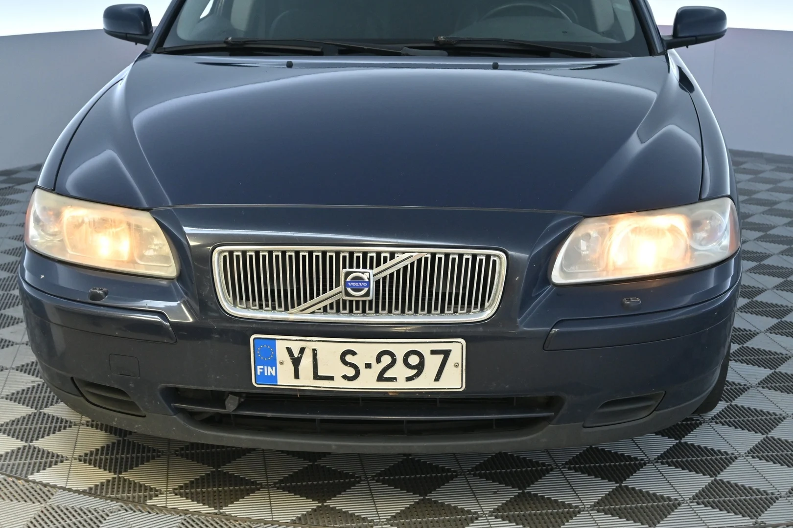 Car Image - 7lRYGqrPytDUWp4mfd7GGn