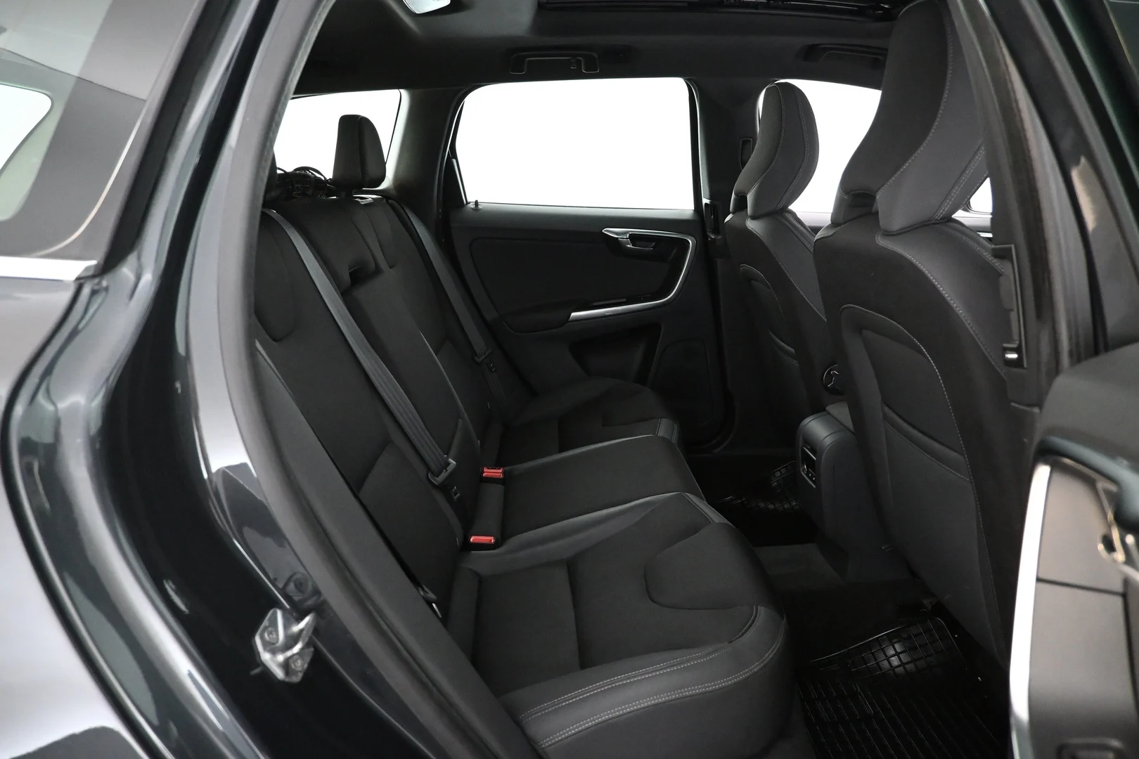 Car Image - 19z1A3QgTfYRVEhPiz8c1M