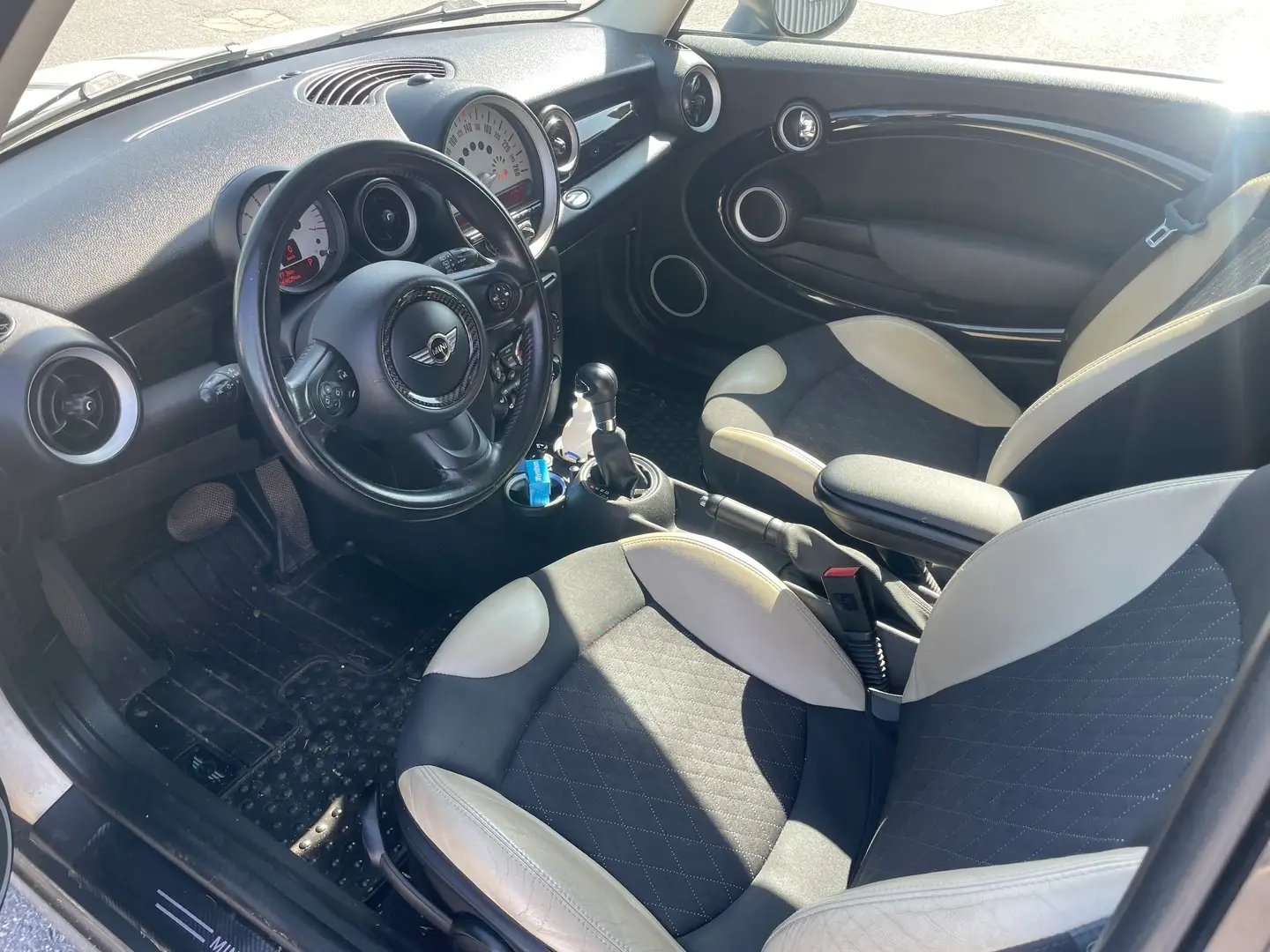 Car Image - 315y8D2ueCCfeQAVkhix1W