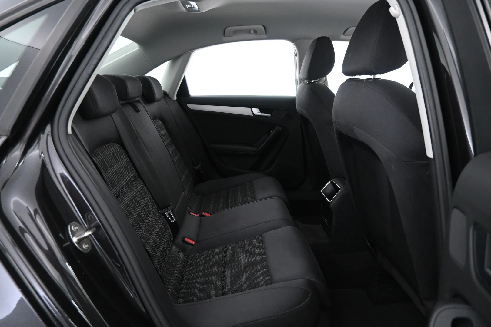 Car Image - 7J4RR5AltJO3F046TadCrR