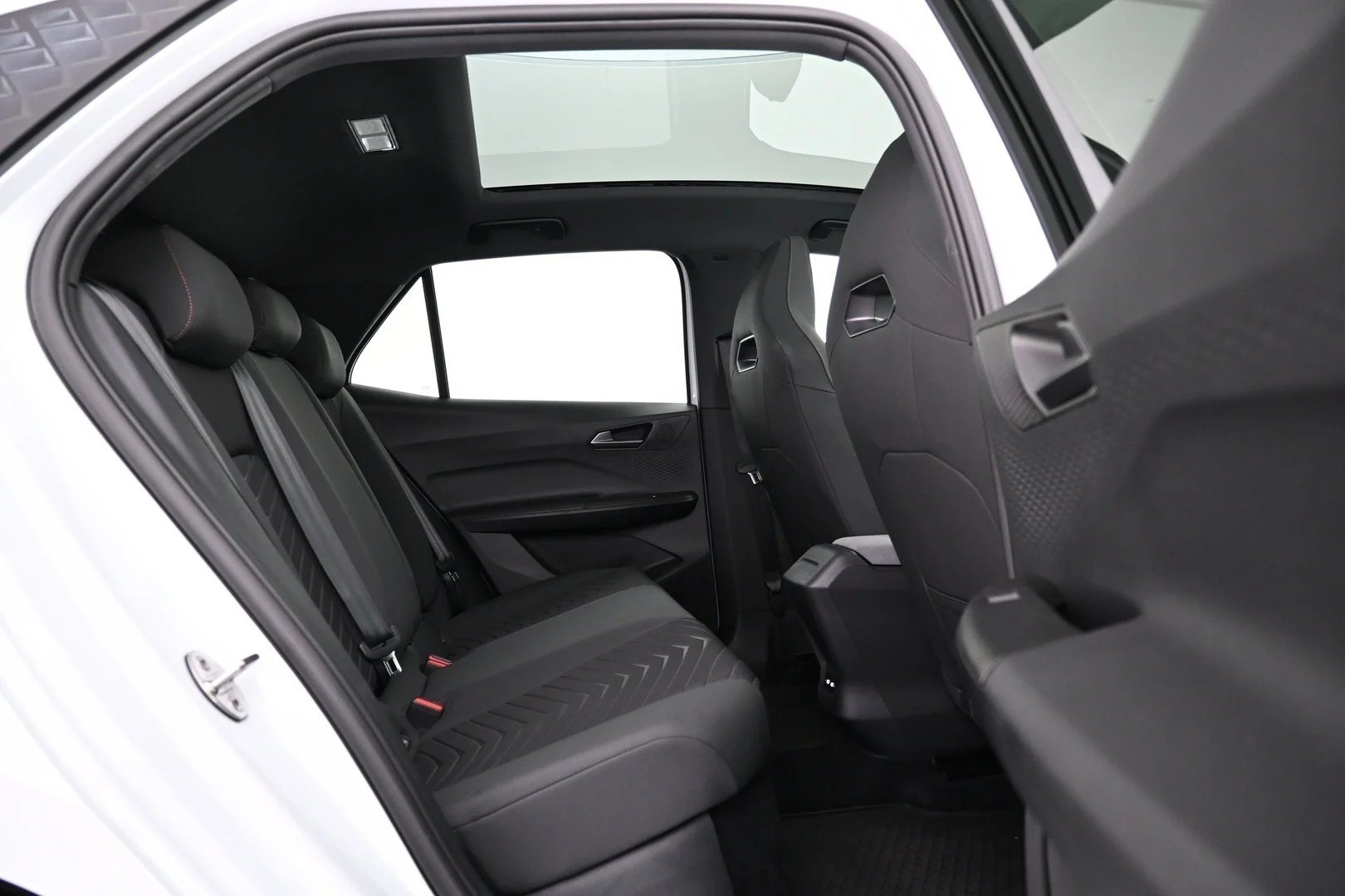 Car Image - 4JKkdkMab51EX8D6sIikh7