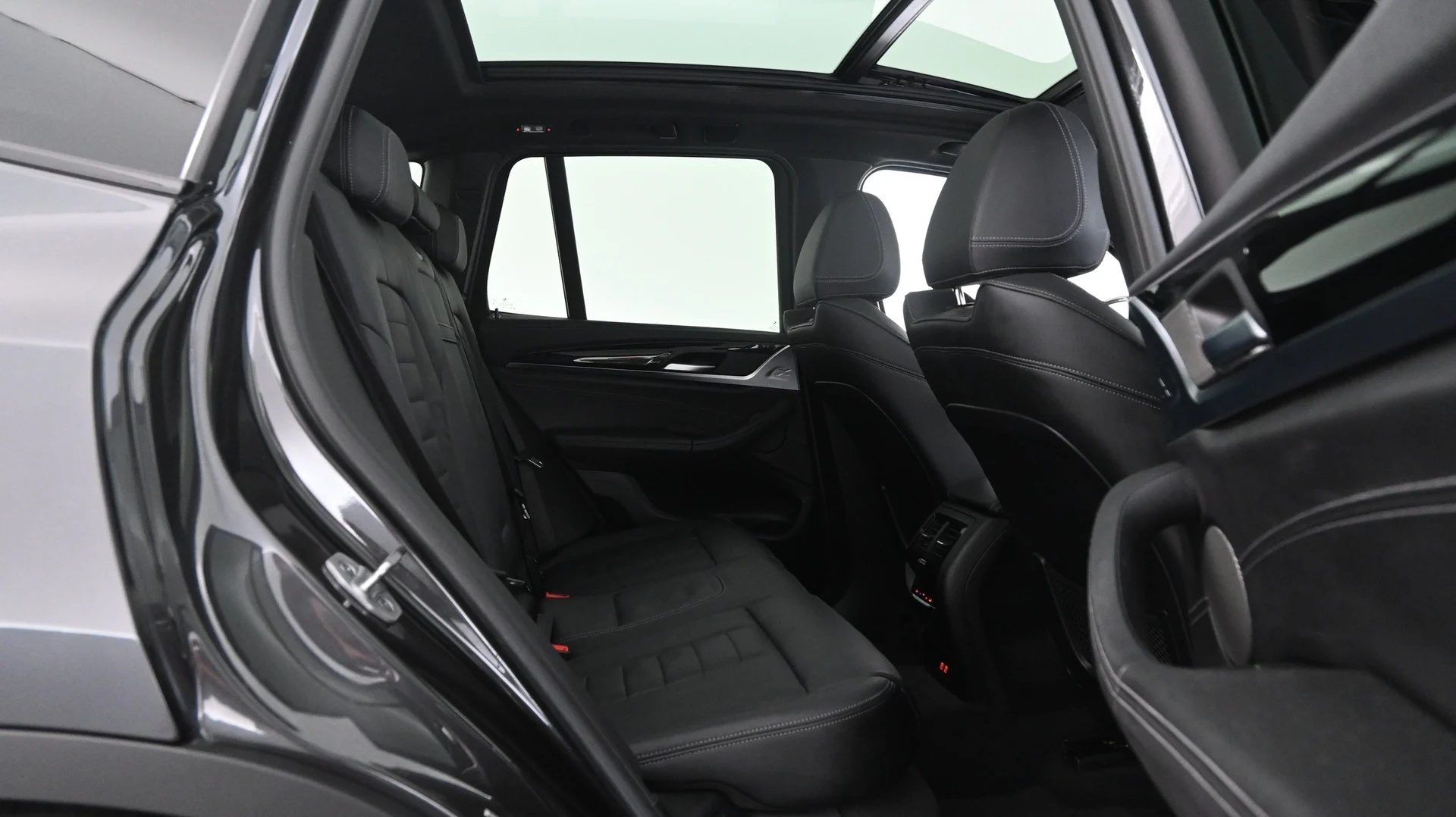 Car Image - vUt893W8mQhd45yzTBt0C