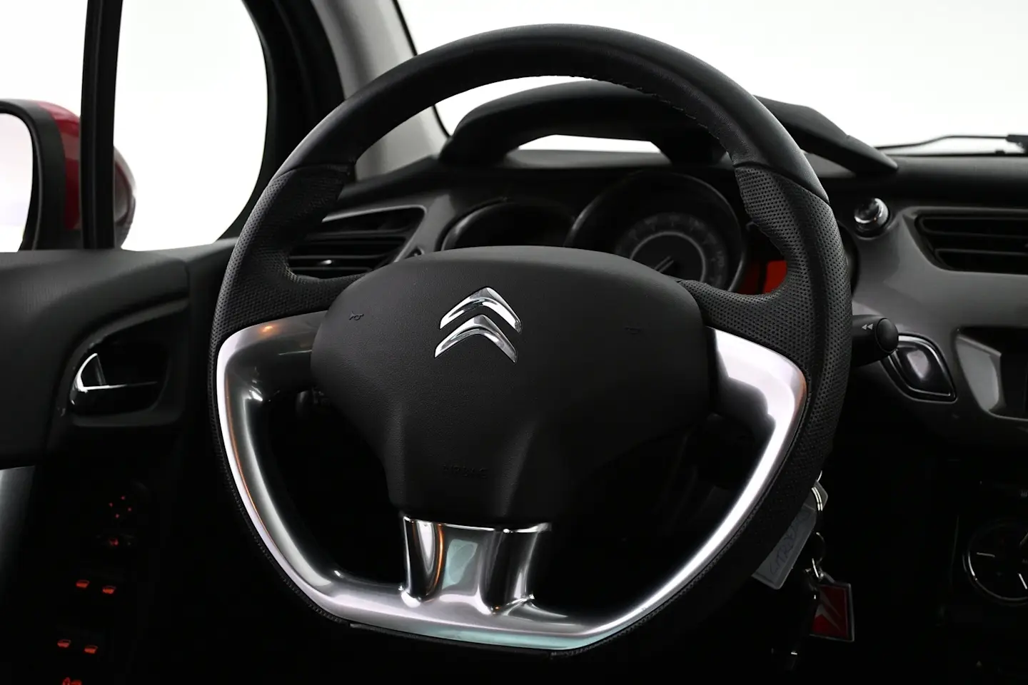 Car Image - 7MCkfa6bTbKu1PNNdKW6Zl