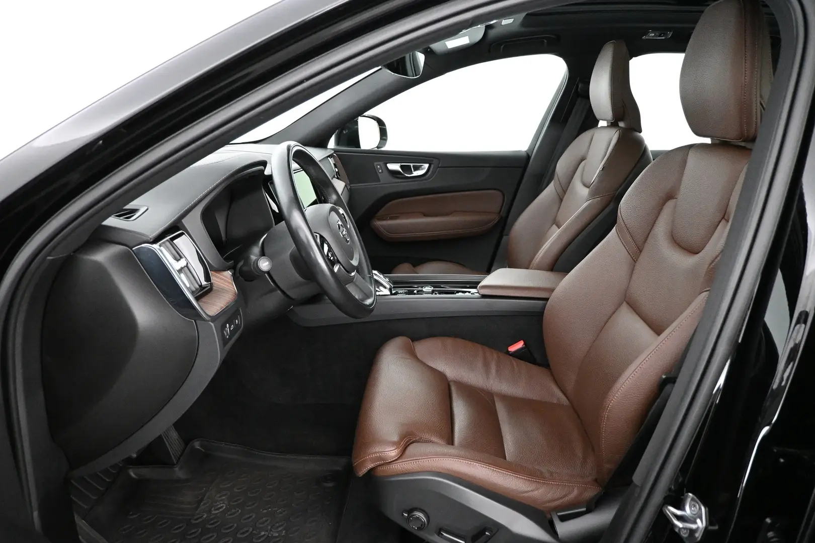 Car Image - 1MlQn8DsFCXD1x4hMzlZZk