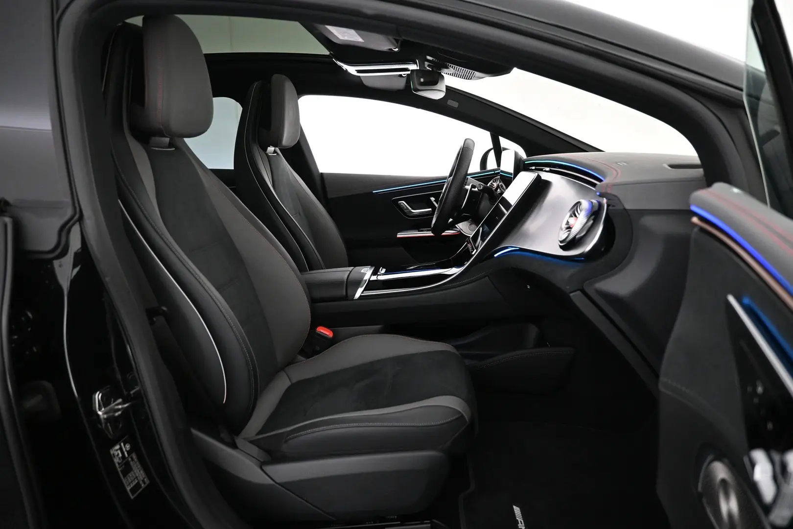 Car Image - YZsvKmSX3B2CfZTeS5uFX