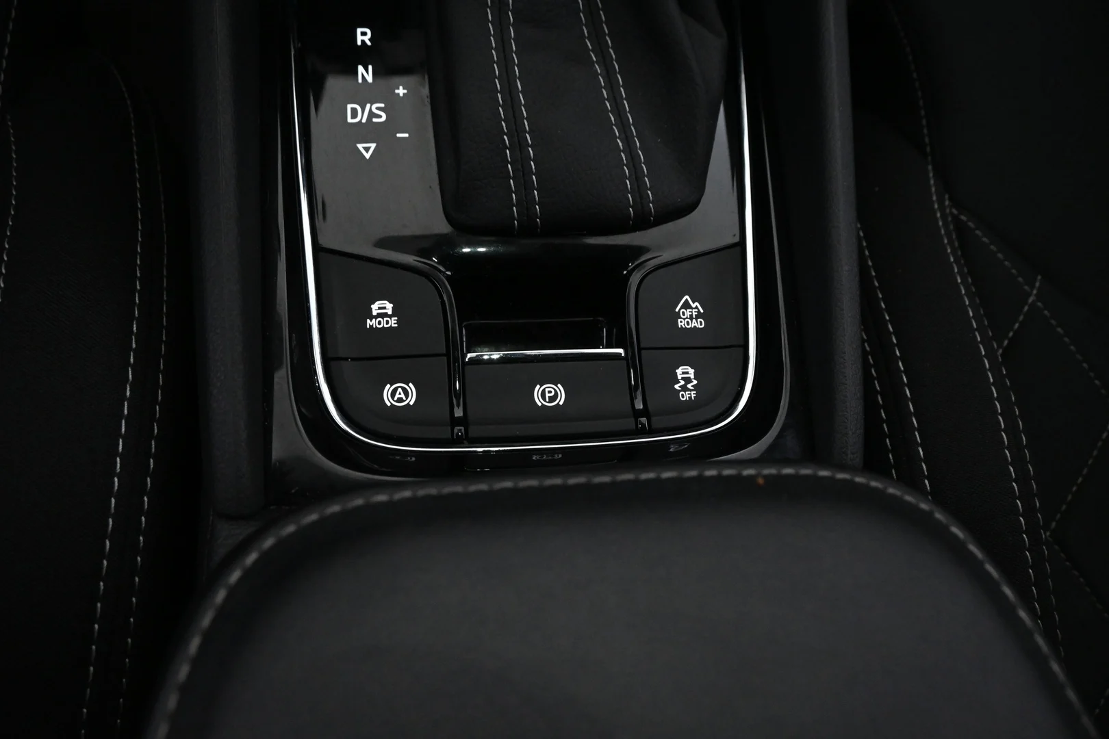 Car Image - 2JZFG6RPZ8CdIcWjOeA1bm