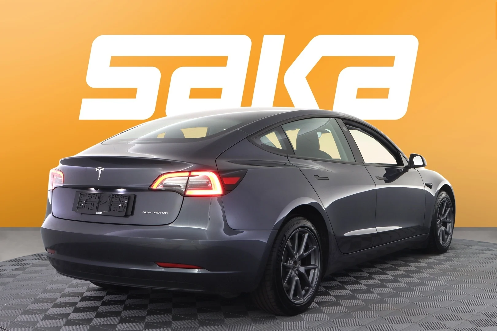 Car Image - KFm5cx3R4Zm6Whj5Lwo5G