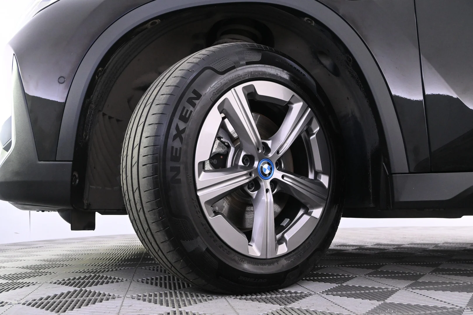 Car Image - 2QOYNkgK3B9vmdkchMxDUp