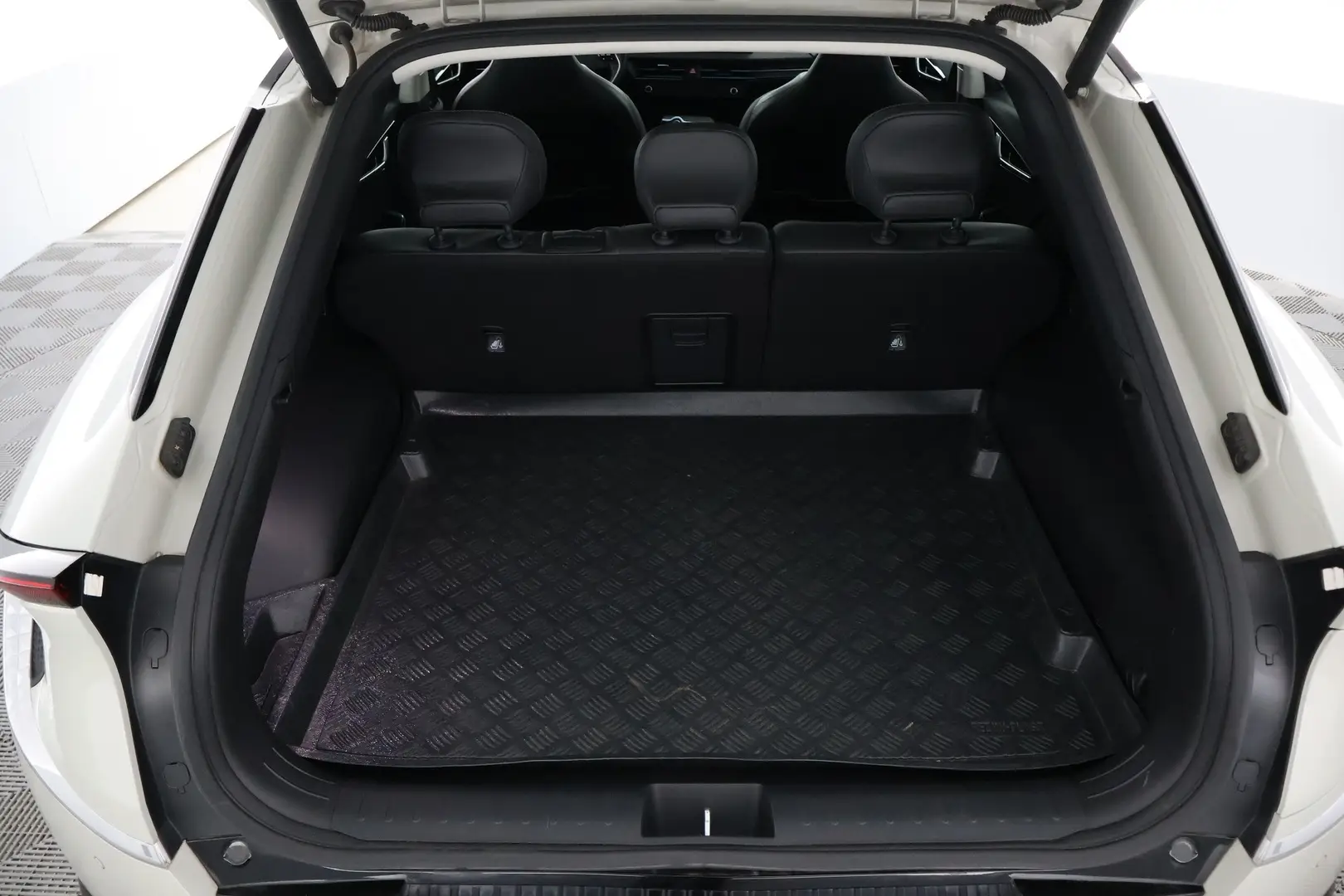 Car Image - 7oAo4k0voZqjxVGjDGmzi0