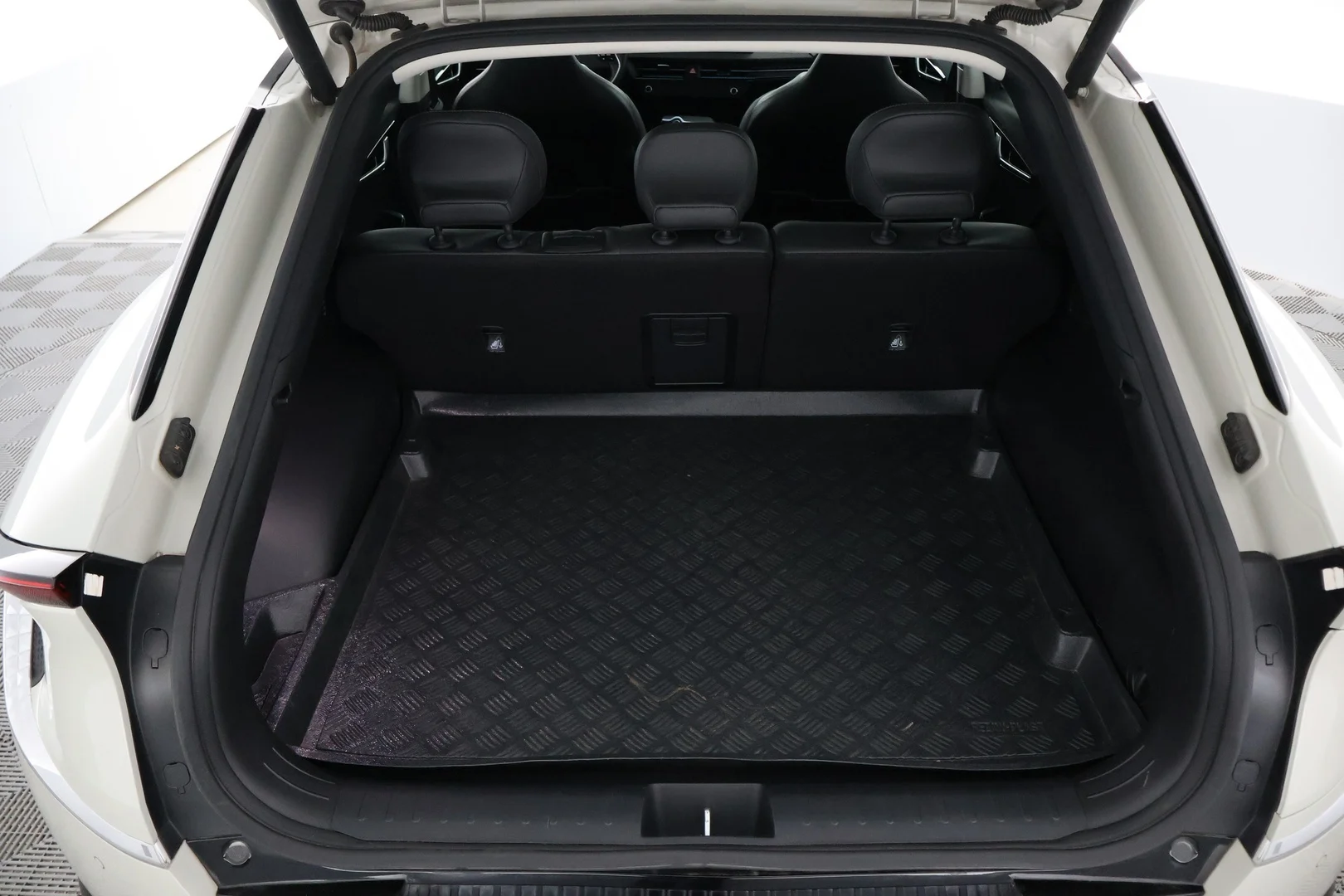 Car Image - 7oAo4k0voZqjxVGjDGmzi0