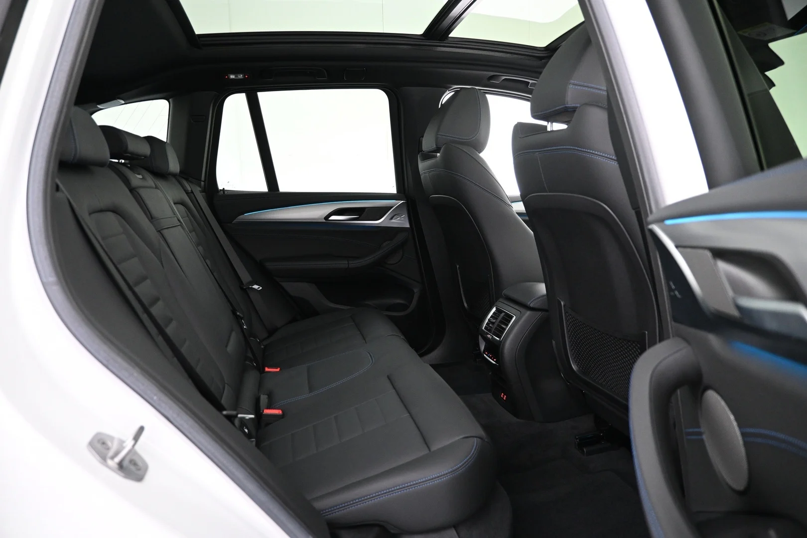 Car Image - 7vY1NhNeES0D3b1q8BsqSn