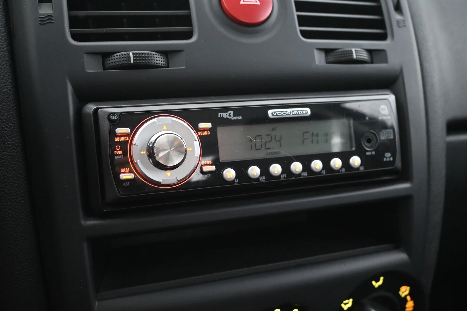 Car Image - 6A6jQb88pda7pcmBNBu1i8