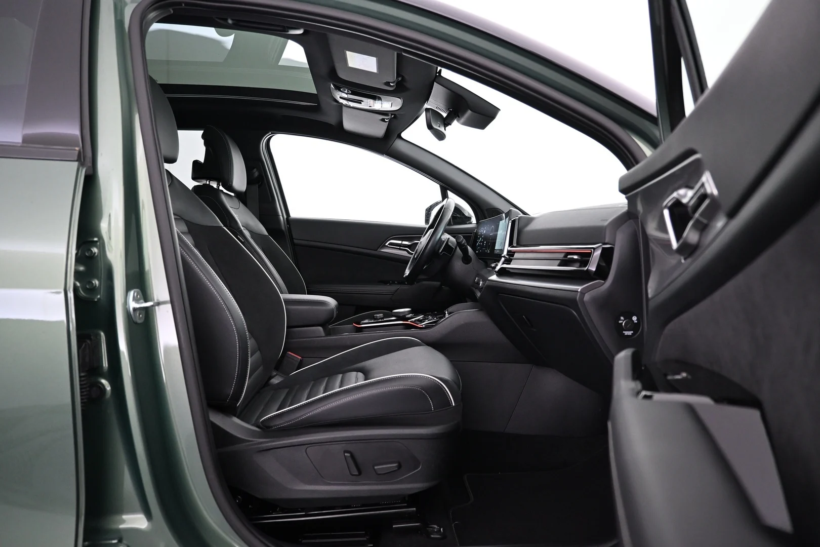 Car Image - 1bntEeaDl5xSw17Z2jUWD4