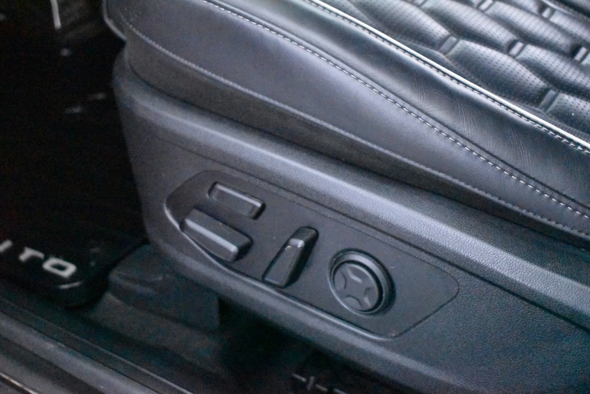 Car Image - 1S0ZKgwlBzxYTPlaF0oVGD