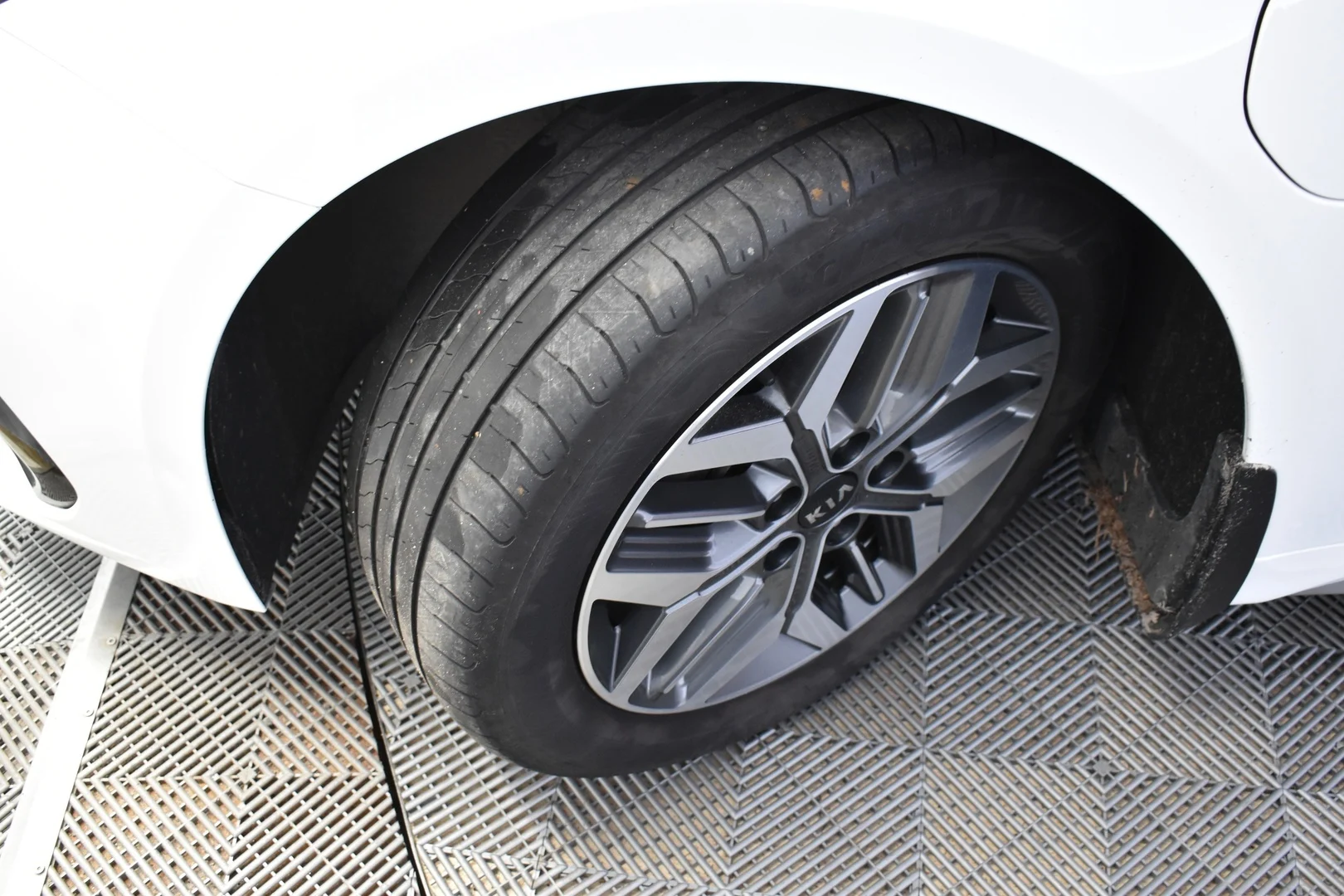 Car Image - 4ucALOrXML6I5lfY6ixLIS